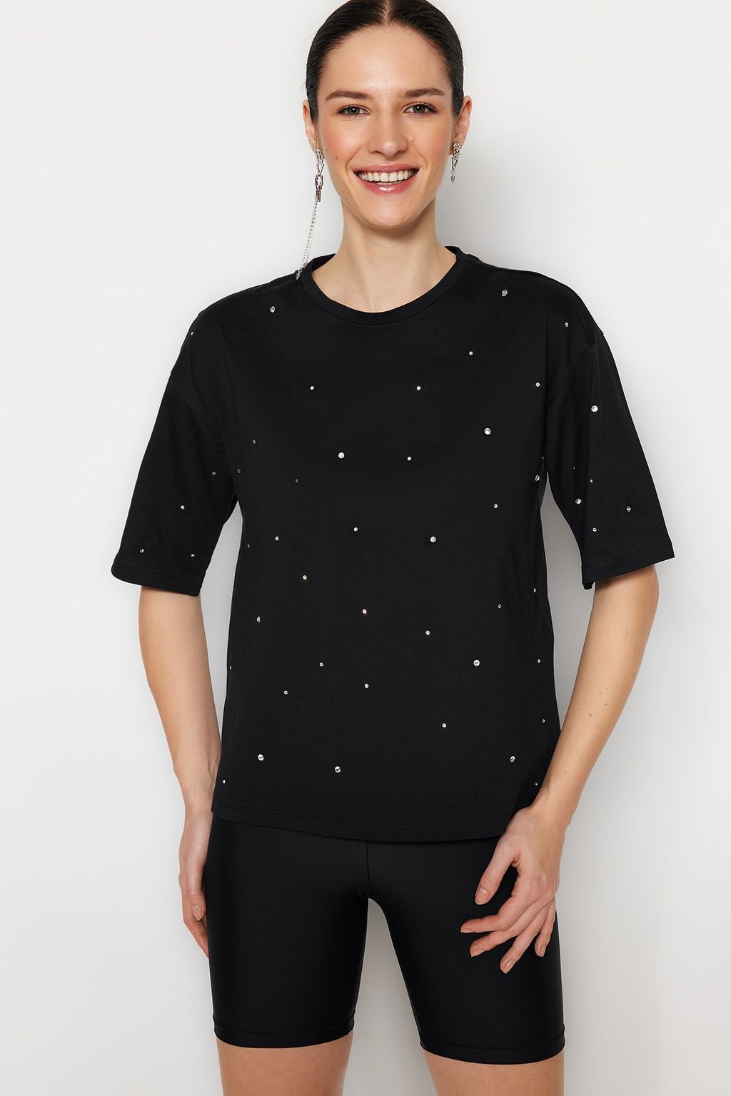 TRENDYOLMILLA Antrasit %100 Pamuk Tas Detayl? Relaxed/Genis Rahat Kesim Bisiklet Yaka Orme T-Shirt TWOSS23TS00153  фото 12