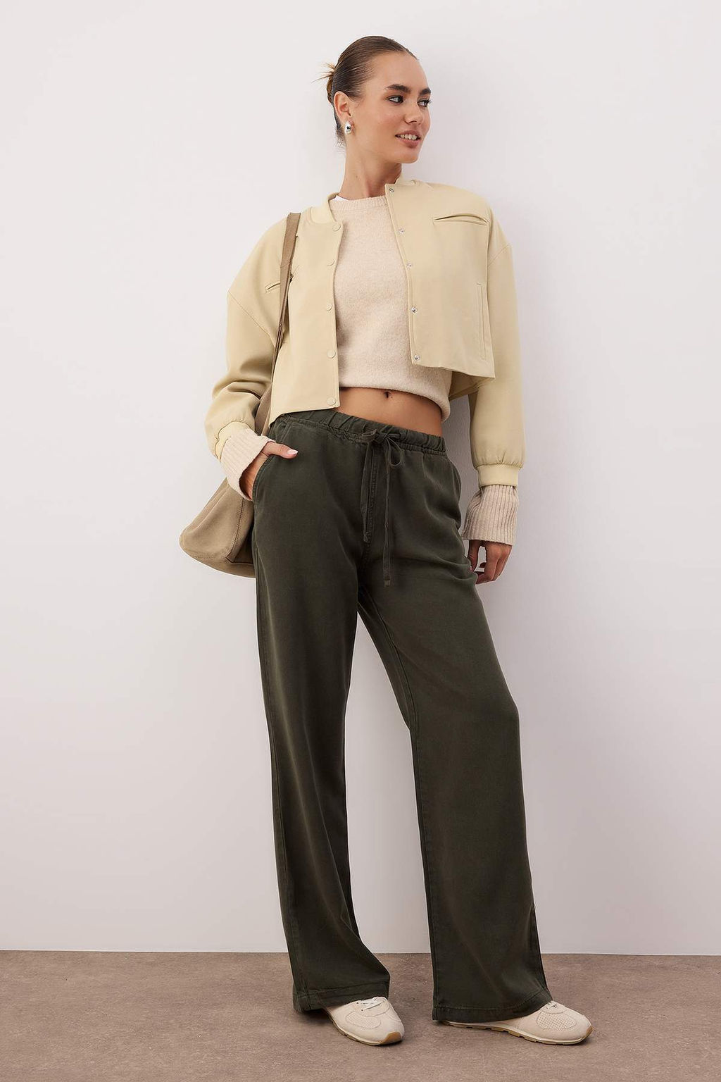 Bej More Sustainable %100 Tencel Beli Lastikli Yuksek Bel Jeans TWOSS24JE00203 - Trendyolmilla фото 38