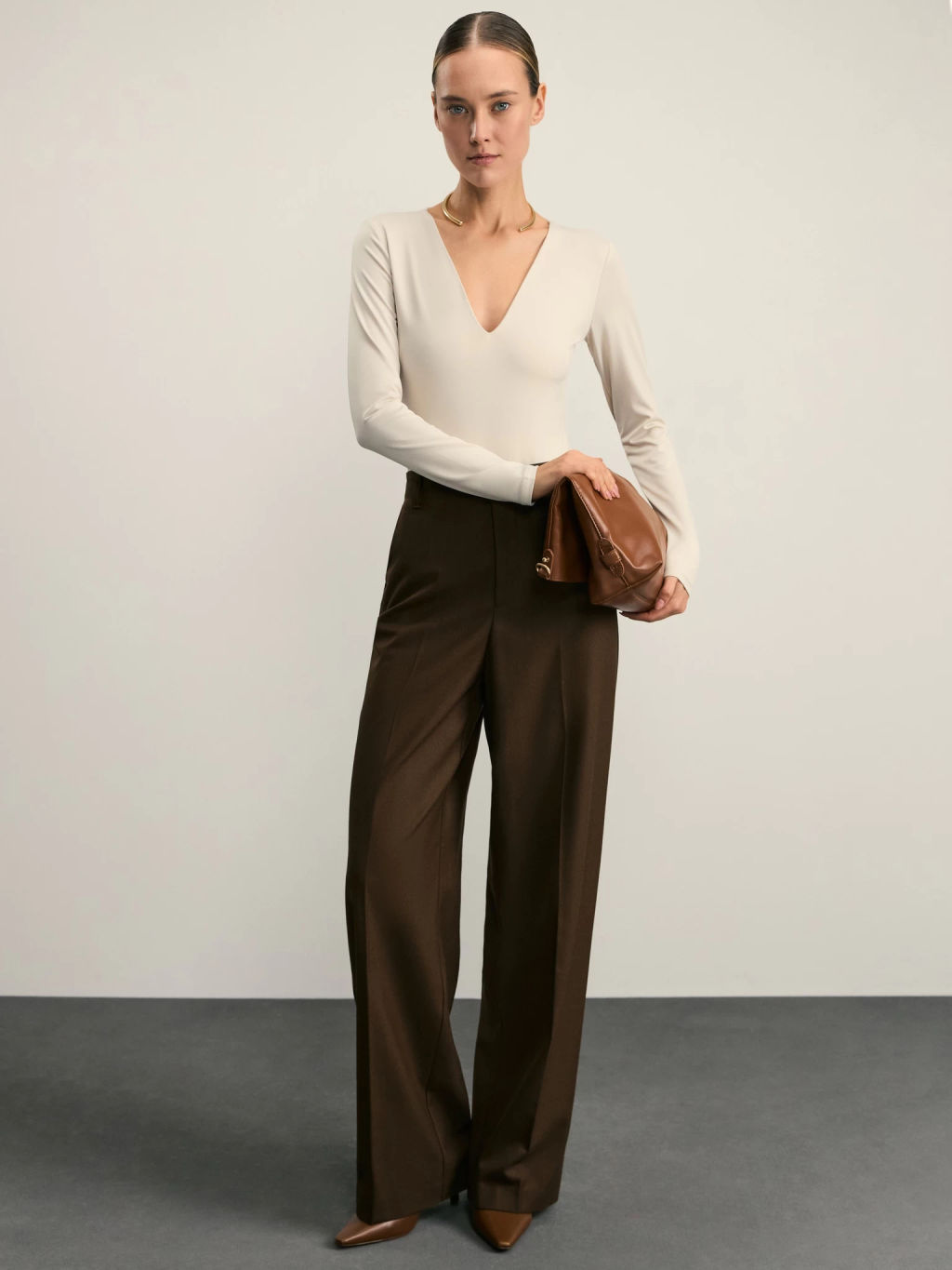 Базовое боди с треугольным вырезом ZR2501013 / Zarina  фото 2