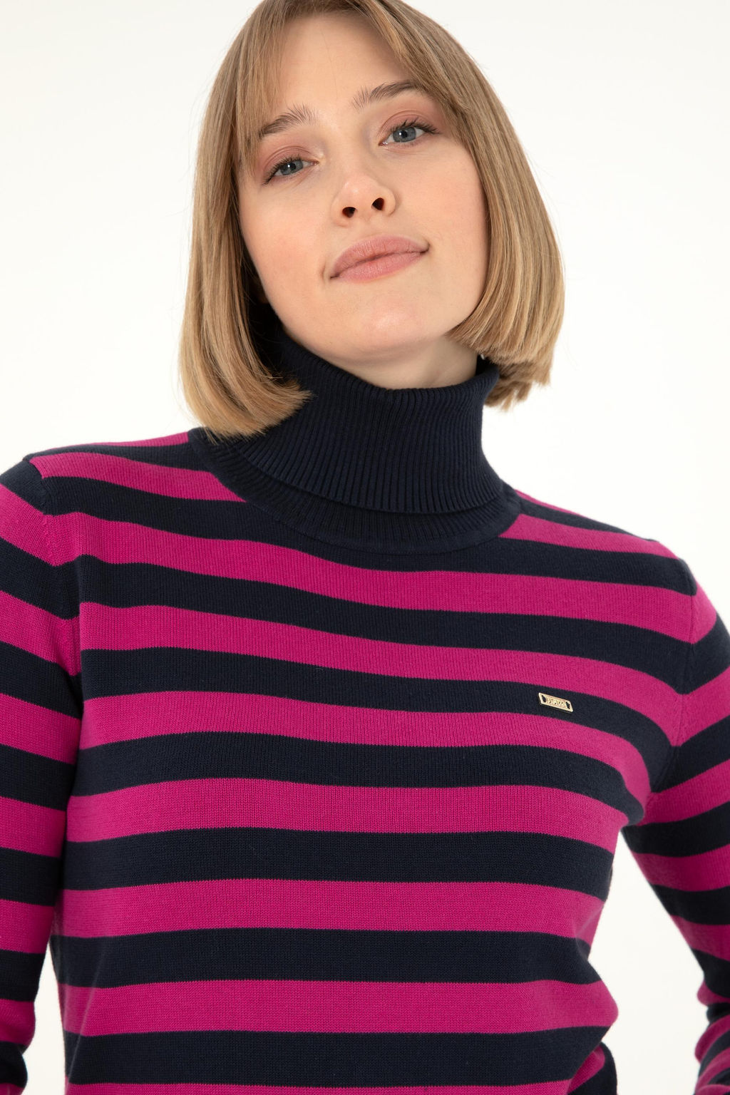 Женский темно-синий свитер с высоким воротником Неожиданная скидка в корзине - U.s. polo assn фото 2