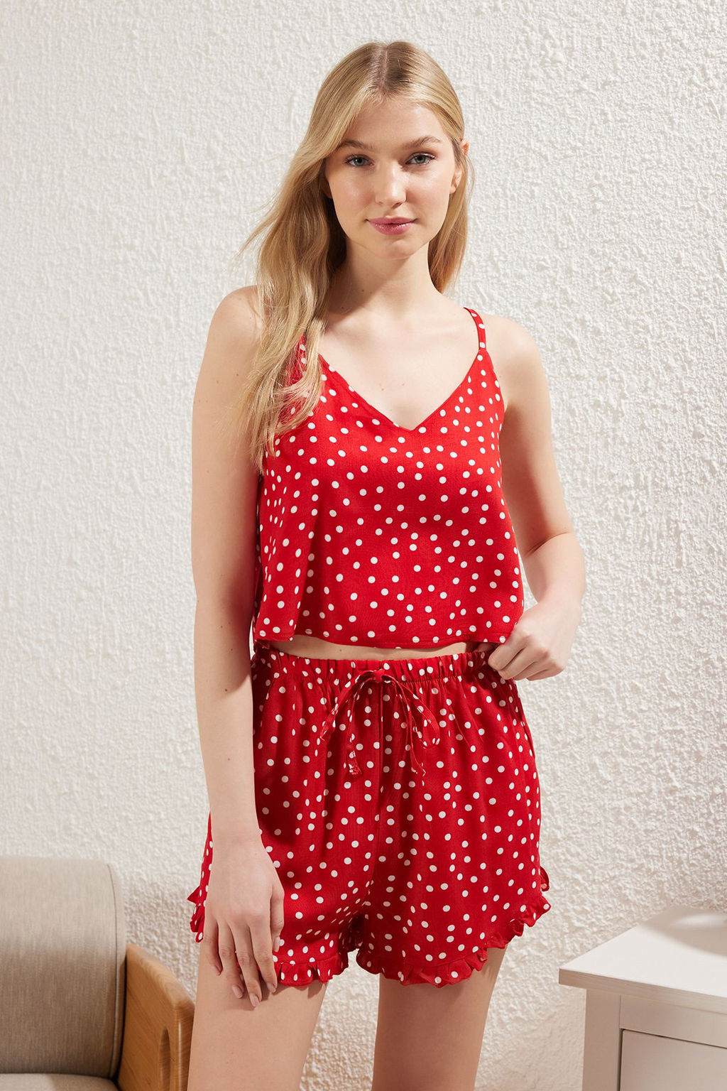 Trendyolmilla Beyaz Puantiyeli F?rf?r Detayl? Ip Ask?l? Viskon Sortlu Dokuma Pijama Tak?m? THMSS21PT0742 фото 27