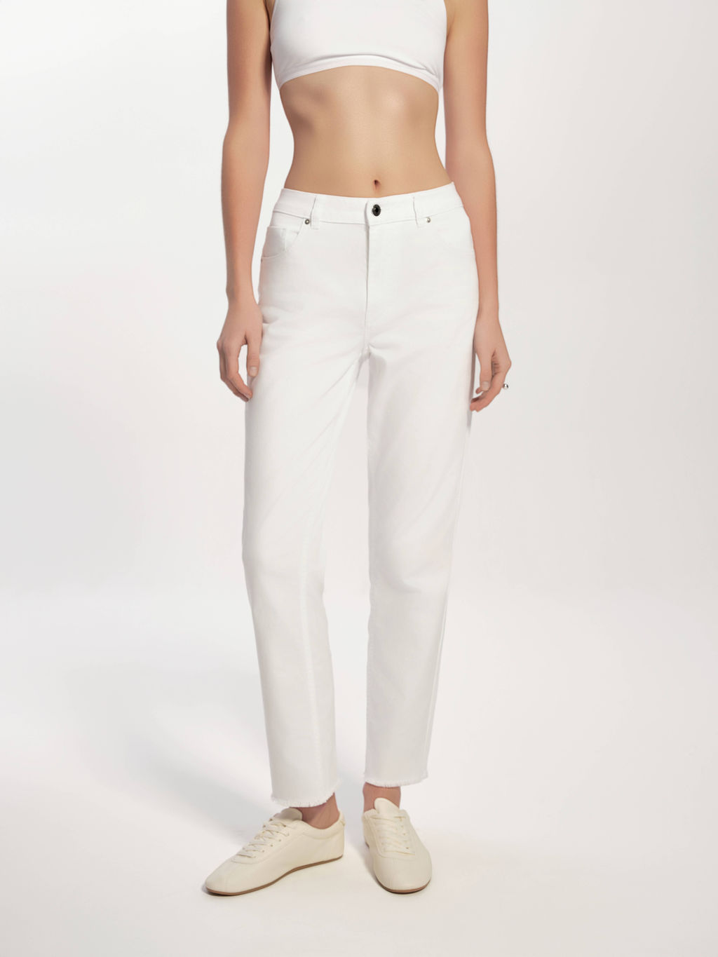CONTE CON-723 Белые джинсы slim из eco-friendly денима white - Conte elegant фото 3