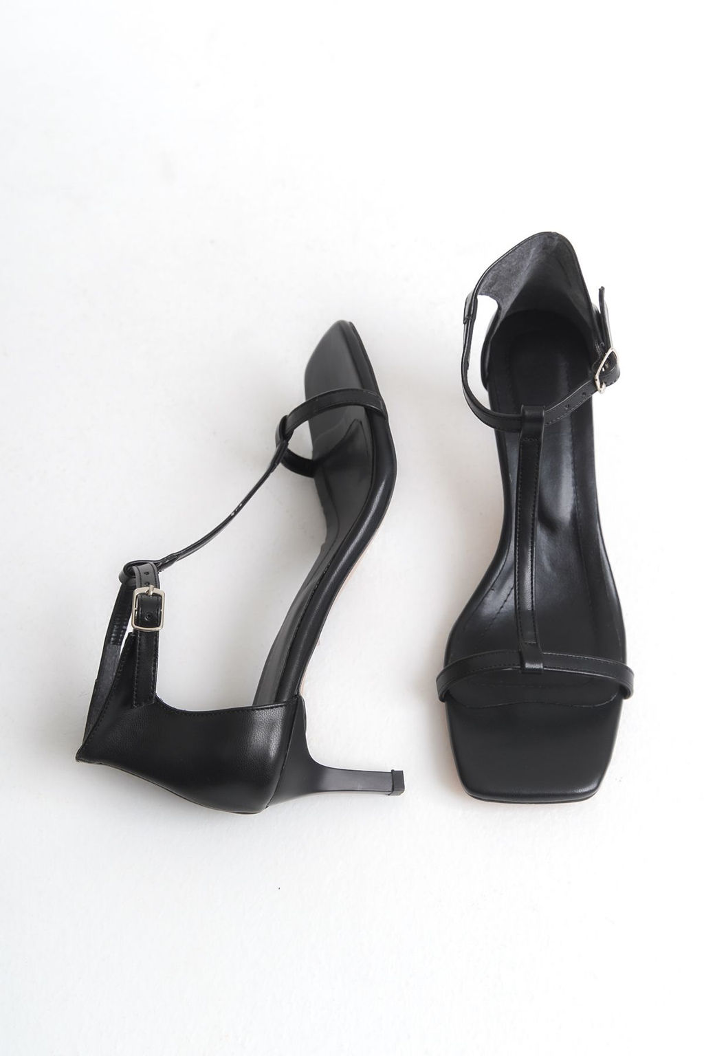 Trendyol Shoes Siyah T Bant Bilekten Baglamal? Kare Burun Kad?n Ince Topuklu Ayakkab? TAKSS25TO00038 - Trendyolmilla фото 7