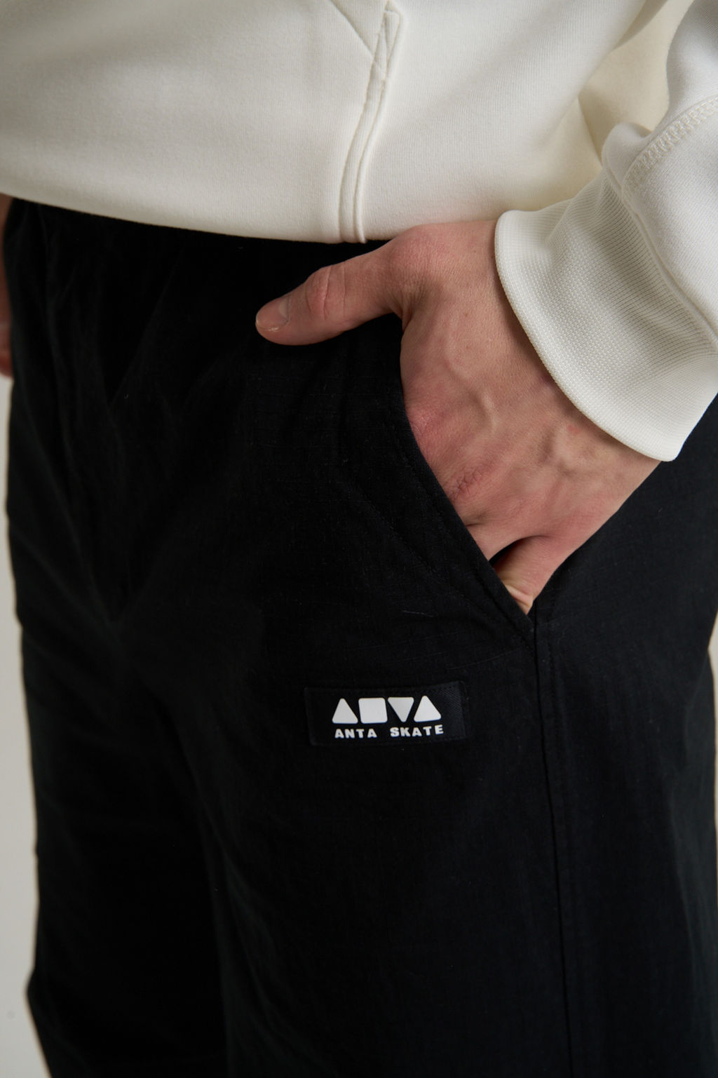 Брюки текстильные Черный ANTA SKATE Woven Casual Pants фото 11