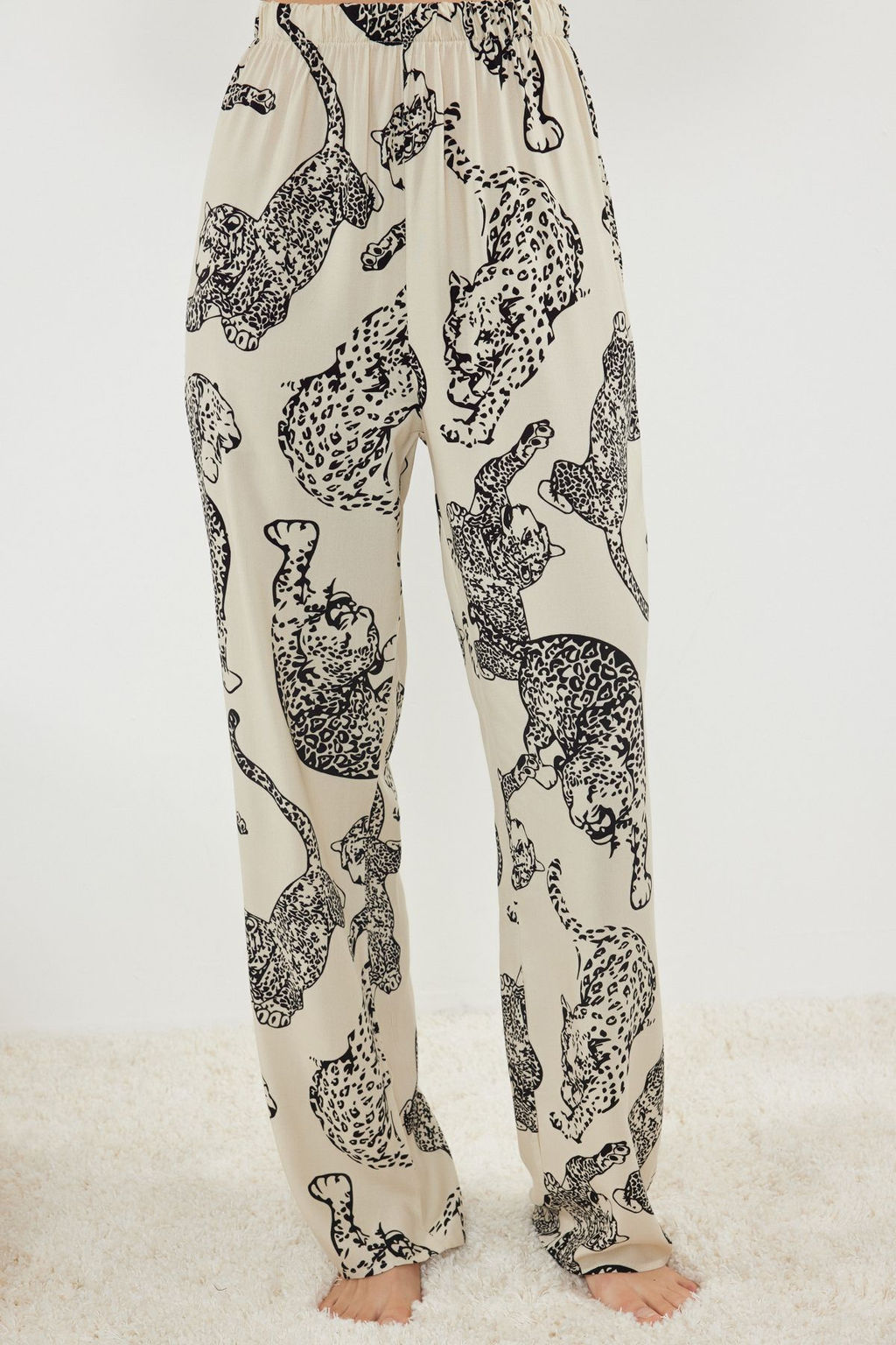 Trendyolmilla Lacivert Kaplan Desenli Ip Ask?l? Viskon Dokuma Pijama Tak?m? THMSS24PT00127  фото 18