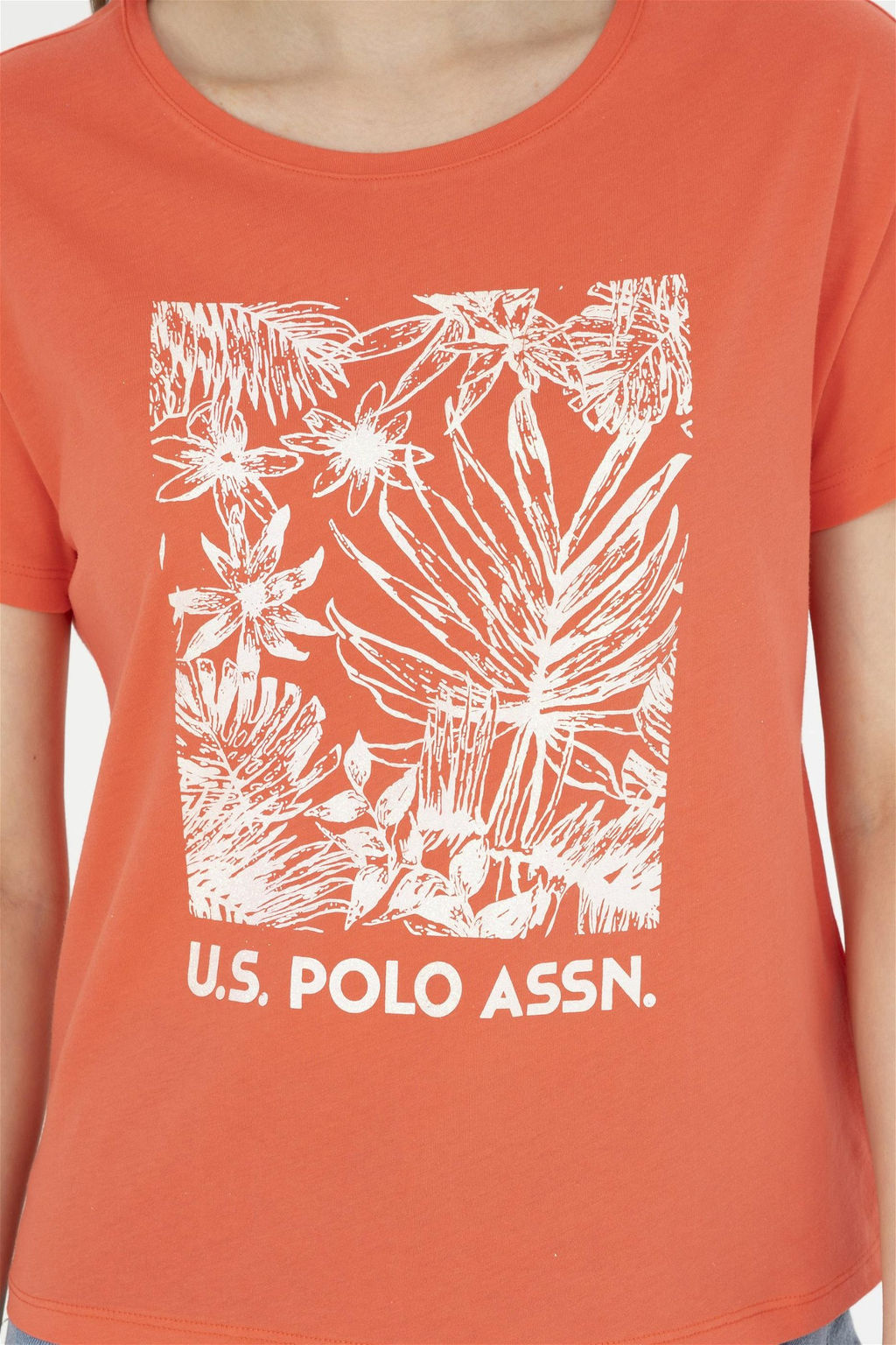 Женская футболка с круглым вырезом и цветком граната Неожиданная скидка в корзине - U.s. polo assn фото 6