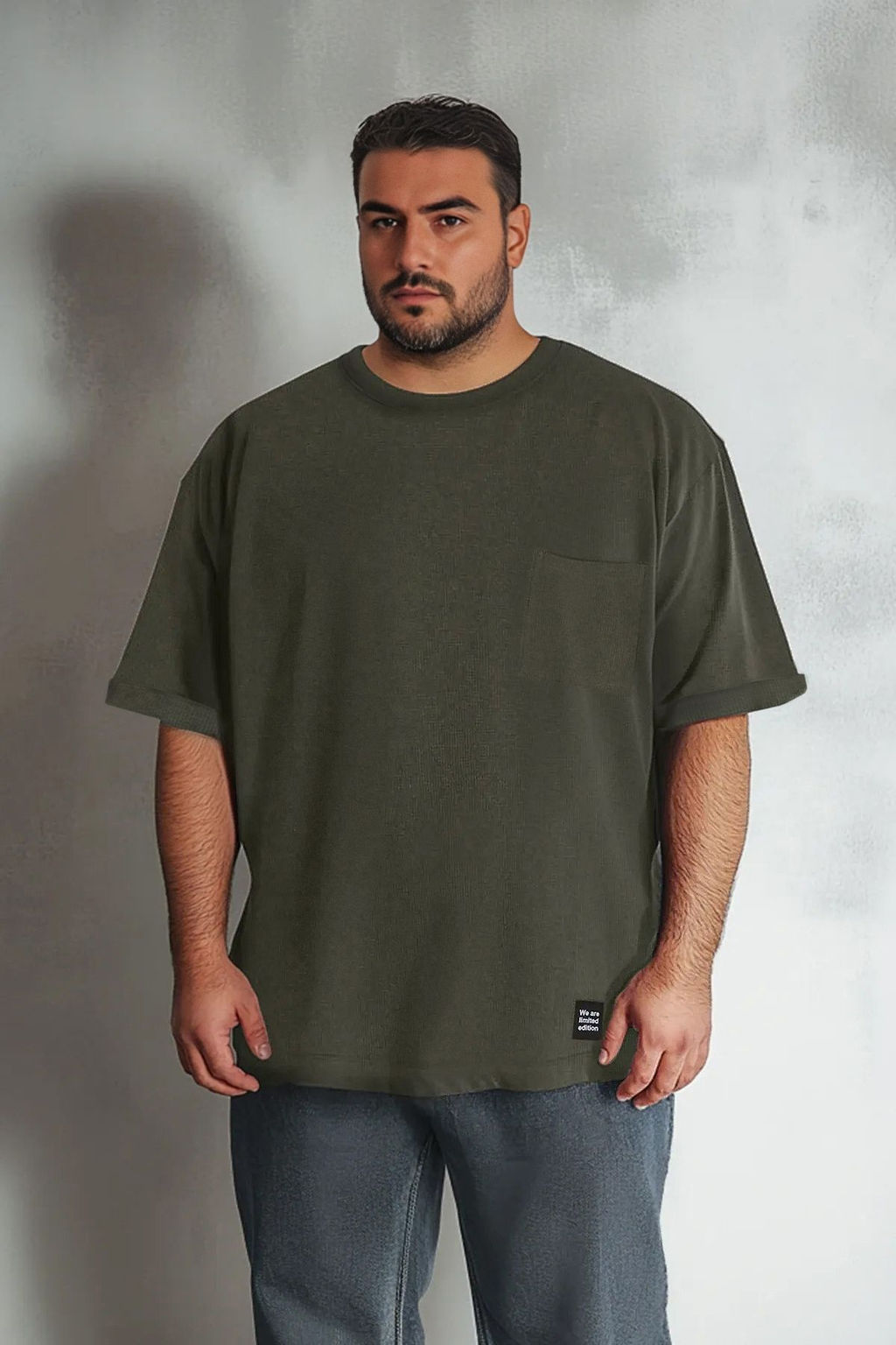 TRENDYOL MAN Haki Oversize/Genis Kesim Bisiklet Yaka Basic Buyuk Beden T-Shirt TMNSS25BF00000