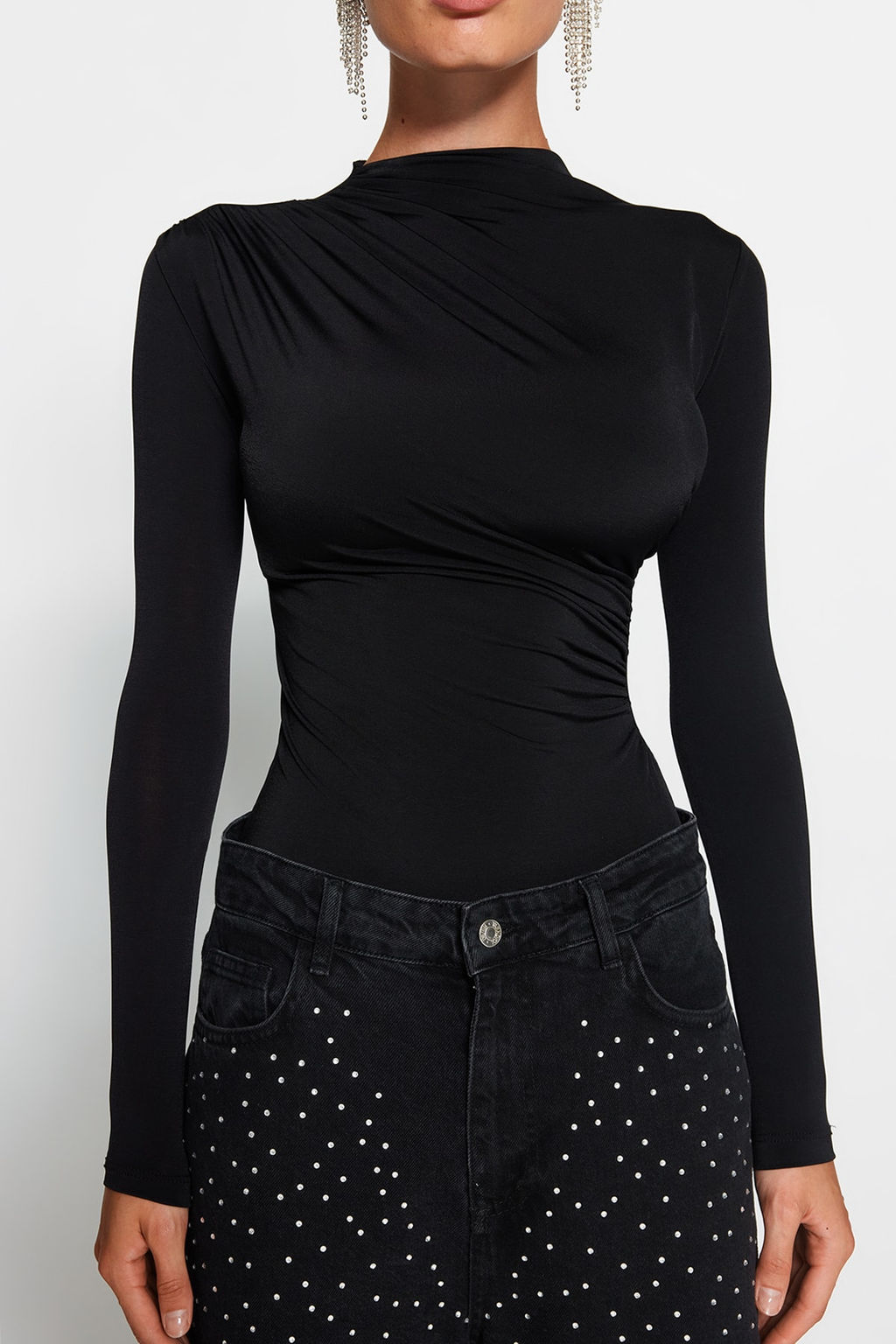 Siyah Vucuda Oturan Yaka Detayl? Body TPRAW24BD00008