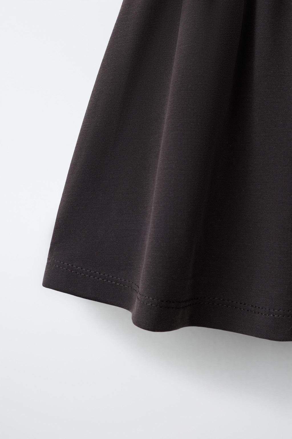 BERMUDA FLUIDA SPORTY CON MODAL / Gris antracita - Zara фото 6