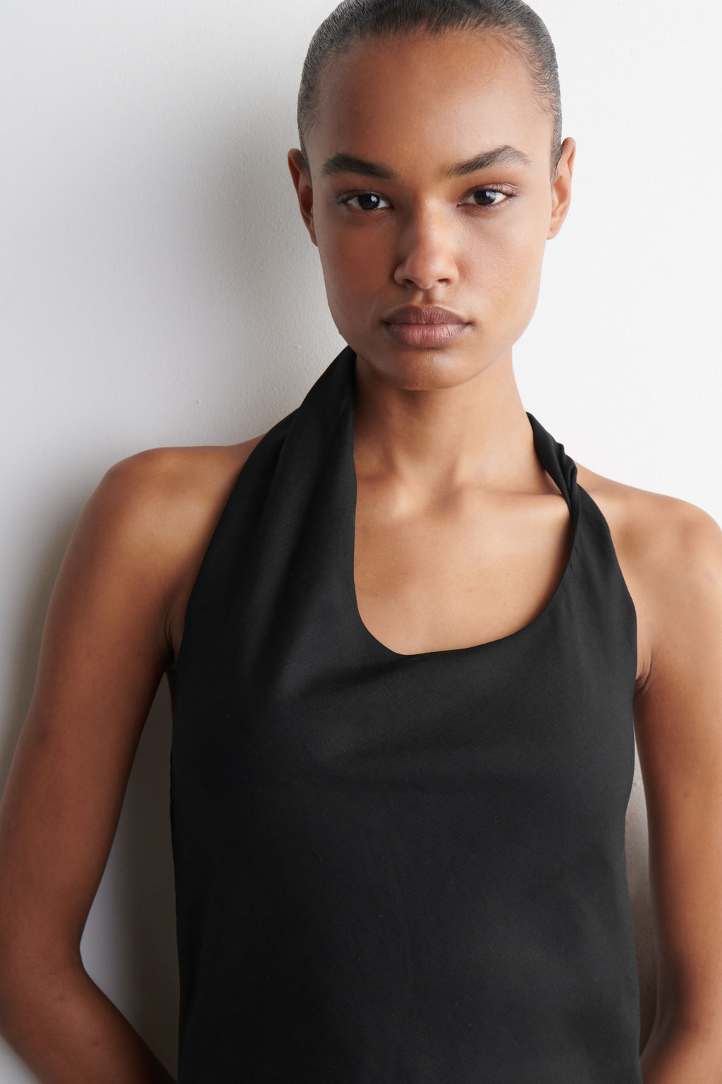 VESTIDO CON CUELLO HALTER EN MEZCLA DE LINO - H&m фото 5