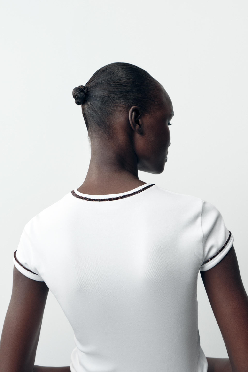T-SHIRT WITH METALLIC THREAD TRIM - Zara фото 11