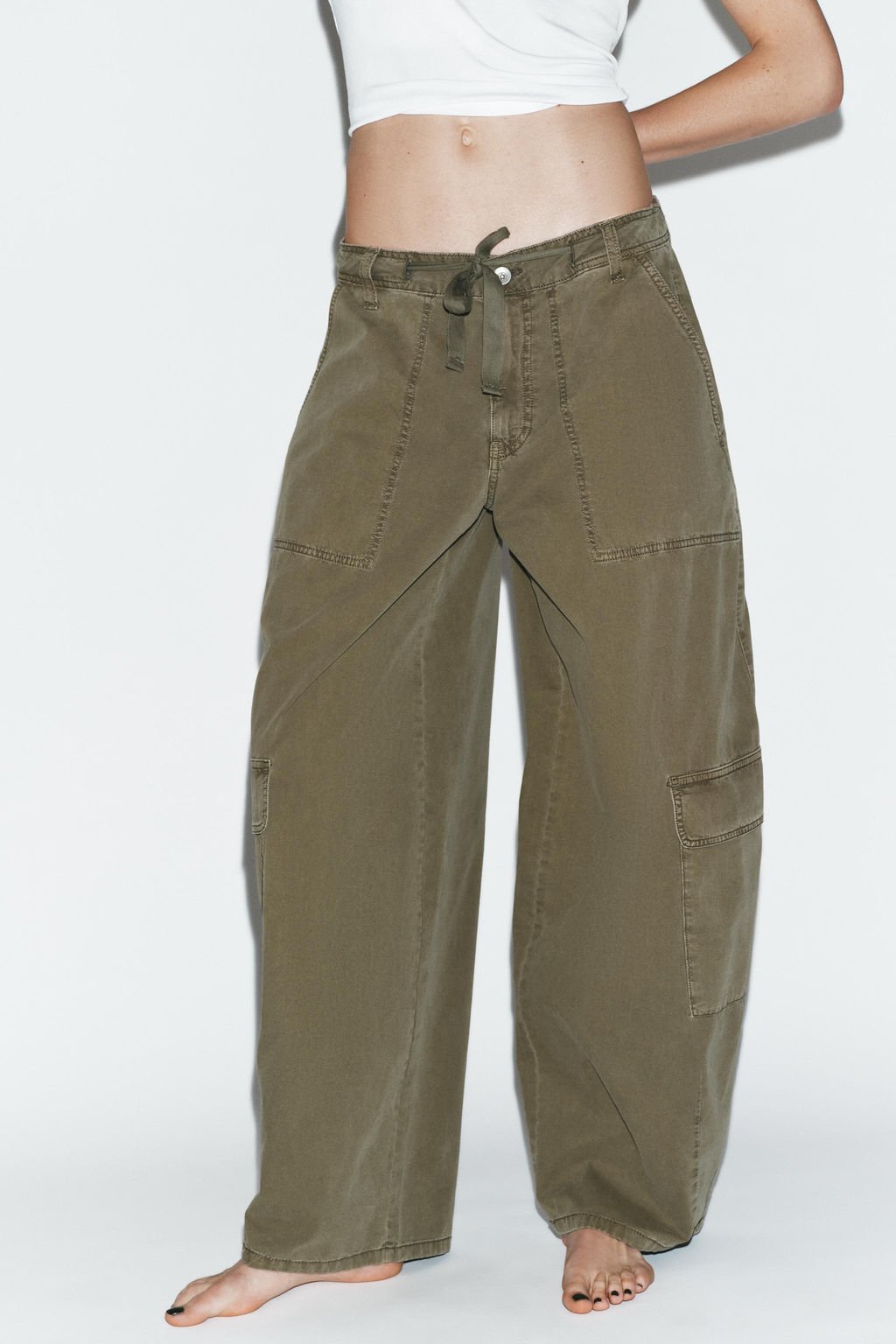 PANTAL?N OVERSIZE CARGO / Khaki oscuro - Zara фото 2