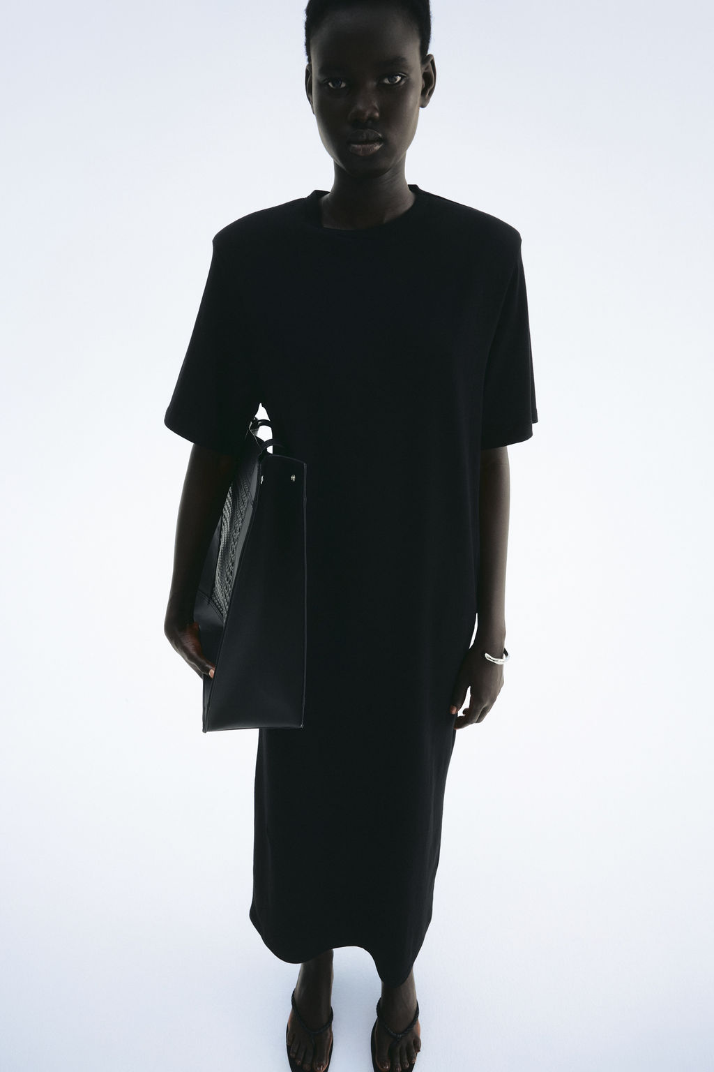 Vestido camiseta con hombreras - H&m фото 3