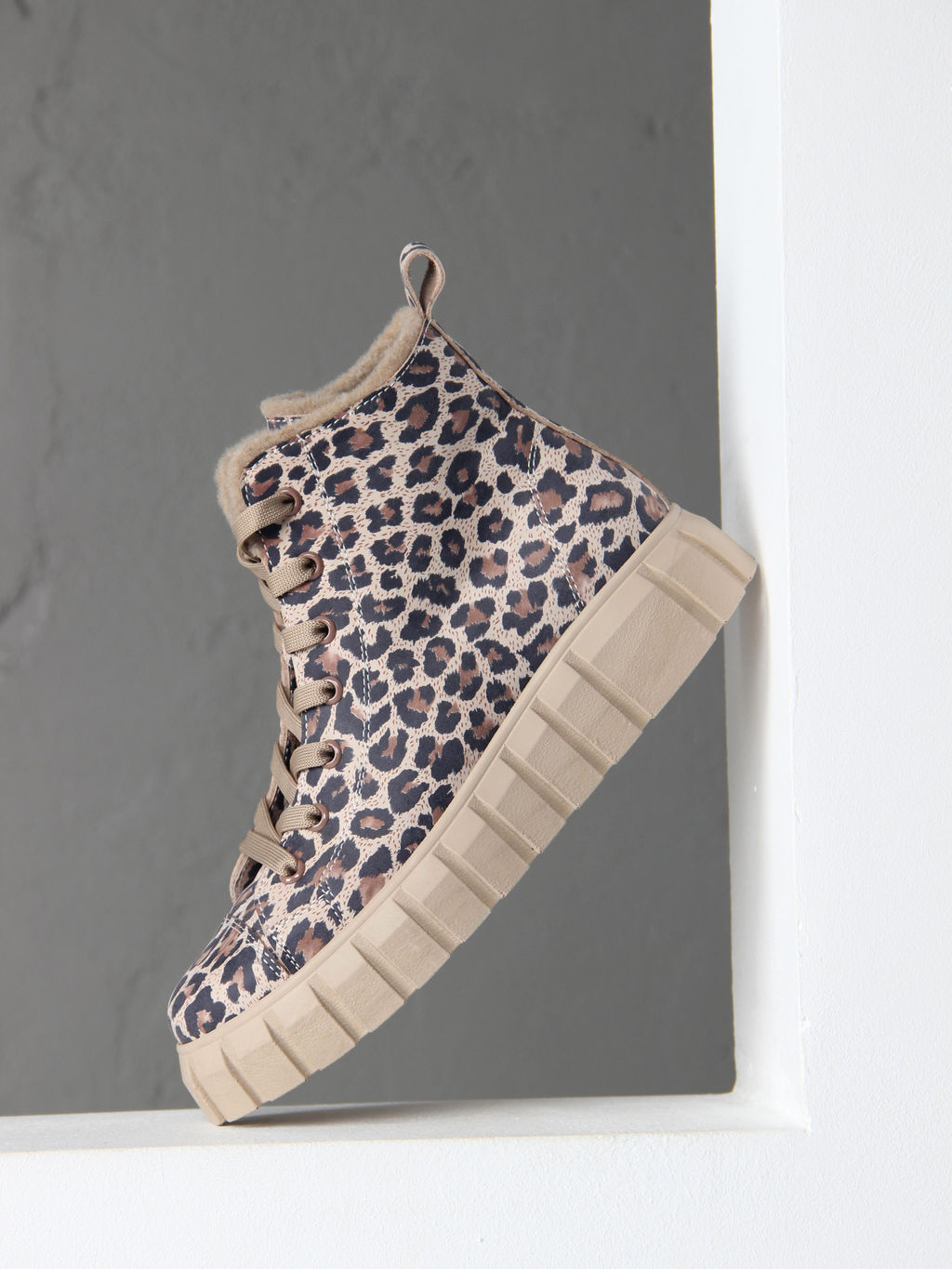 Ботинки 217.91505be.Бежевый леопард/мех