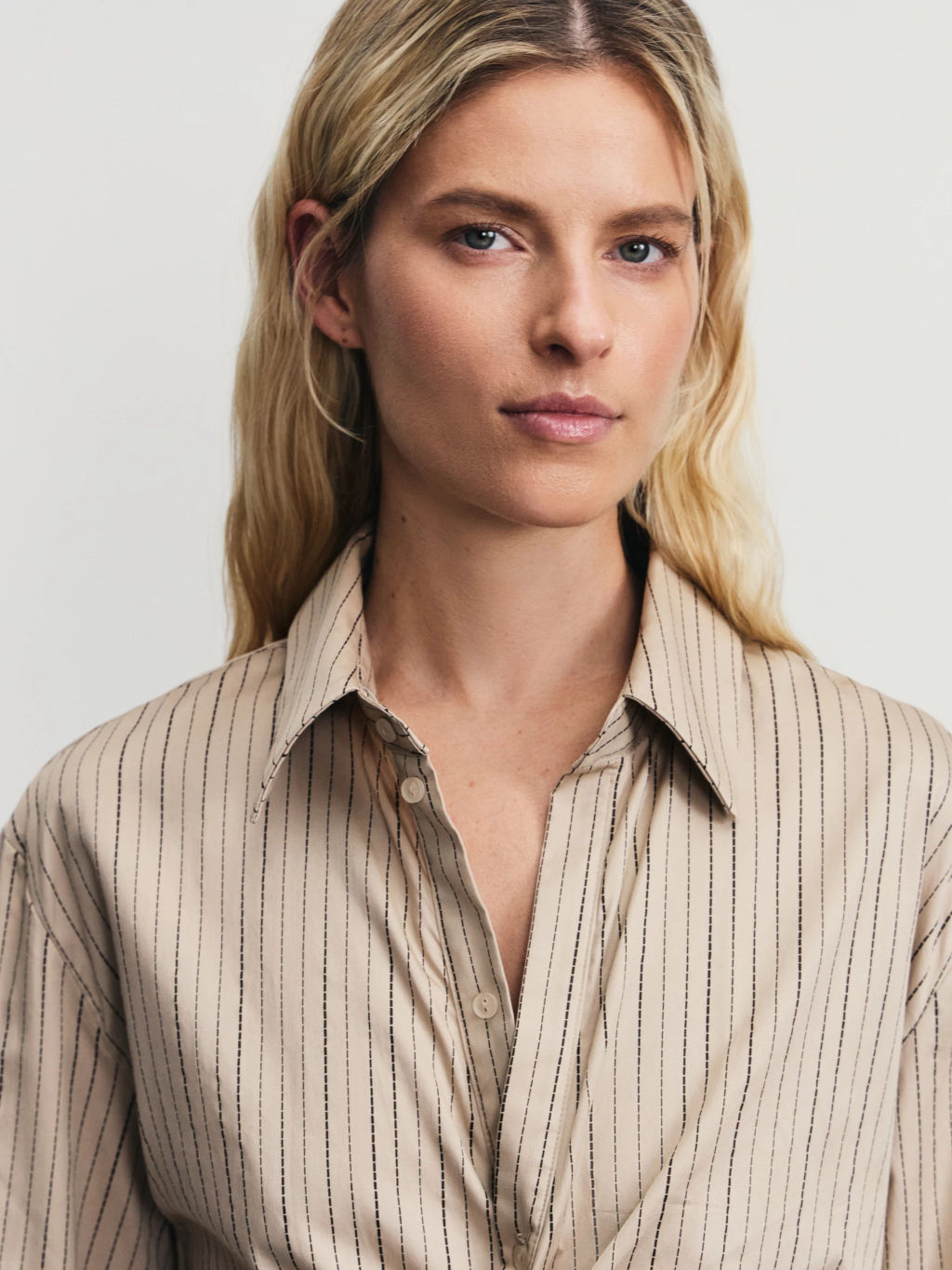 Платье мини асимметричного кроя в полоску / Zarina  фото 7