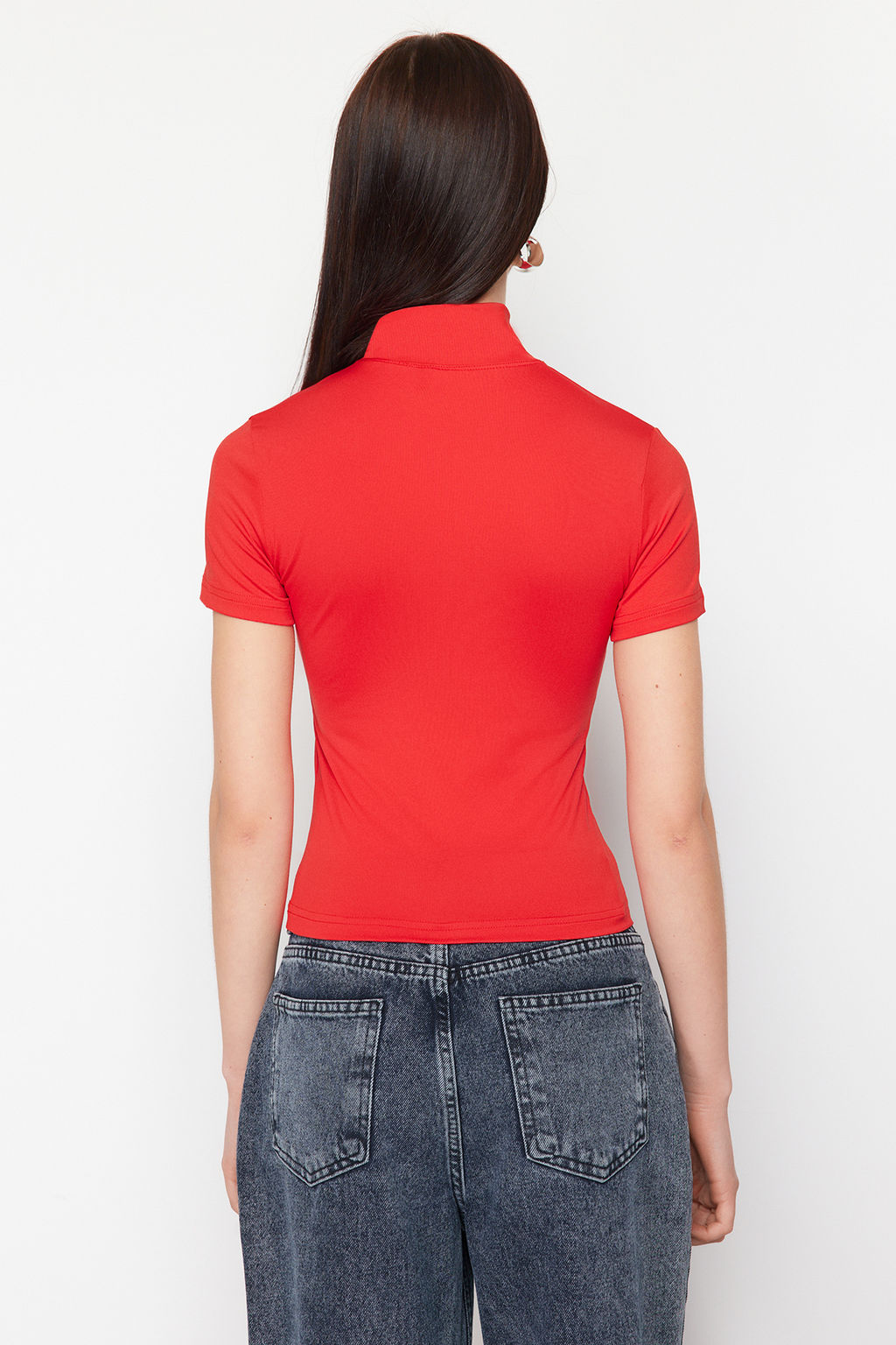 K?rm?z? Fitted/Vucuda Oturan Fermuarl? Yaka K?sa Kollu Esnek Orme Bluz TWOSS24BZ00489 - Trendyolmilla фото 6