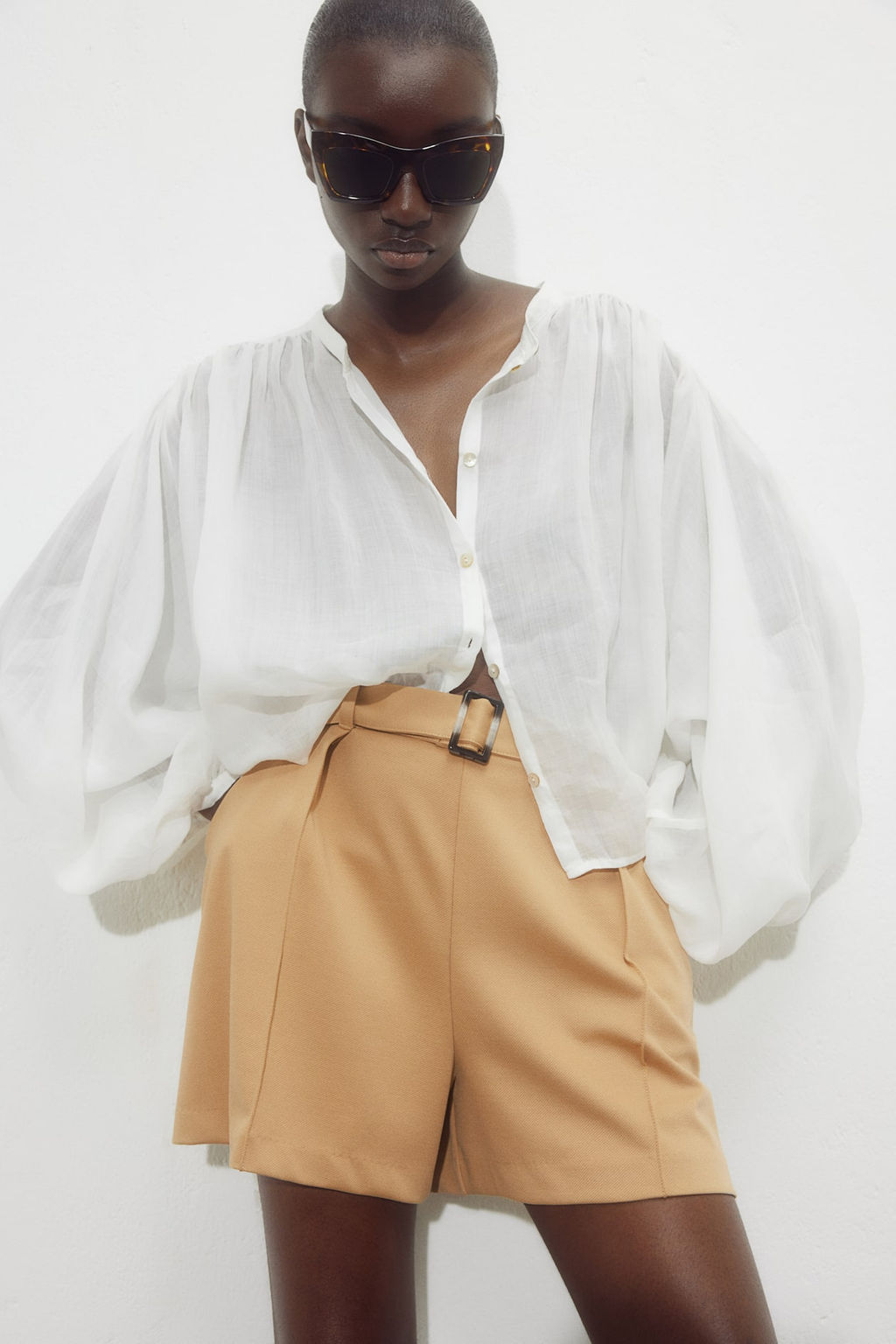 Pantalon corto con cinturon - H&m фото 2