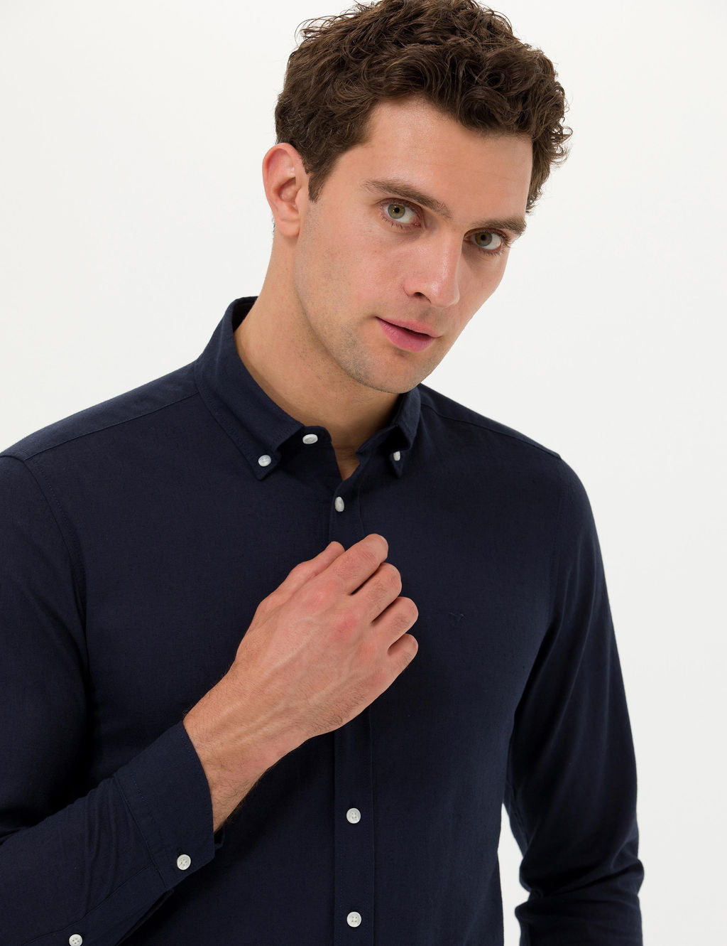 Рубашка узкого кроя из смесового льна темно-синего цвета - Cacharel фото 3