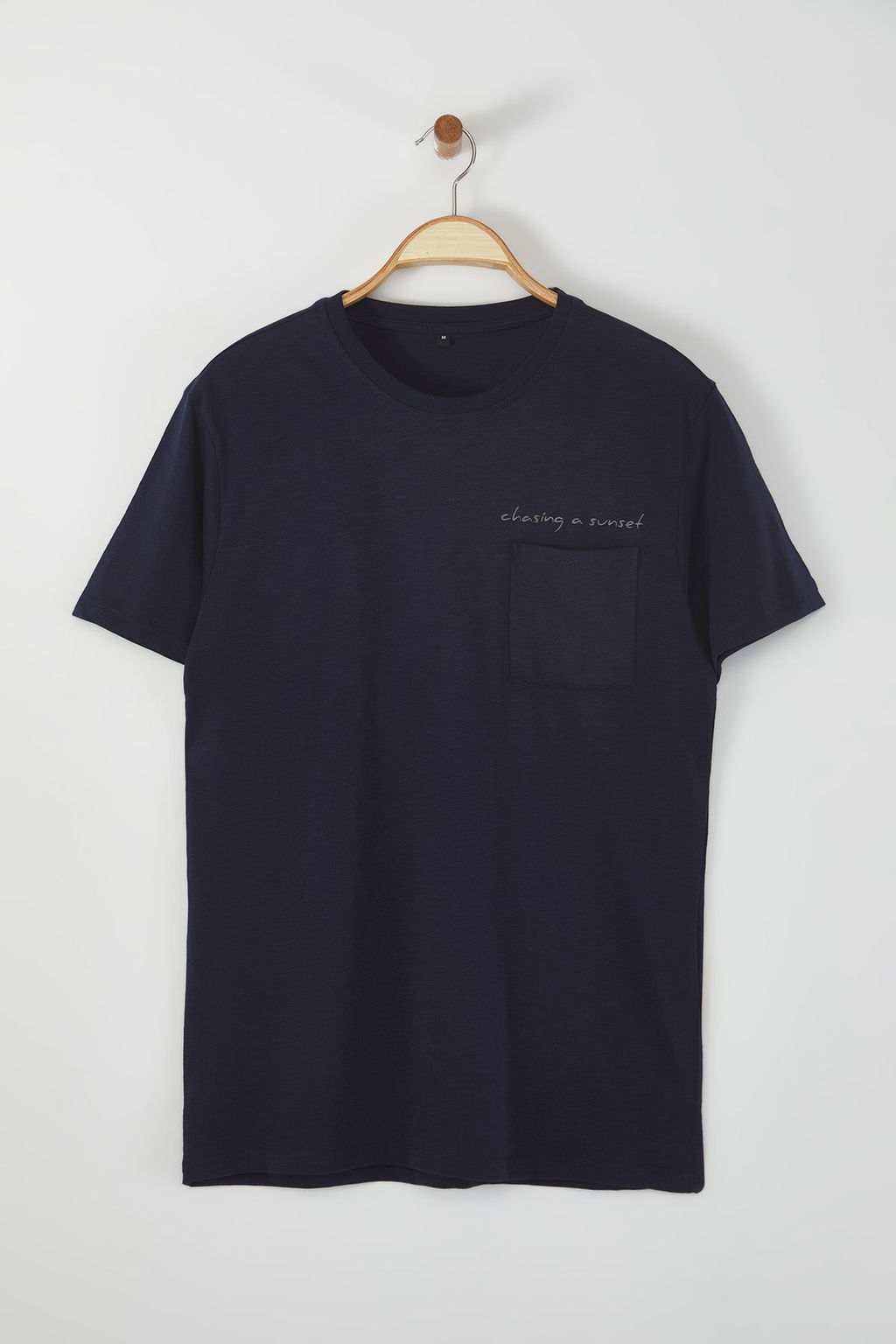 TRENDYOL MAN Lacivert Oversize/Genis Kesim Bisiklet Yaka Cep Uzeri Yaz? Nak?sl? %100 Pamuk T-Shirt TMNSS25TS00056 - Trendyolmilla фото 2