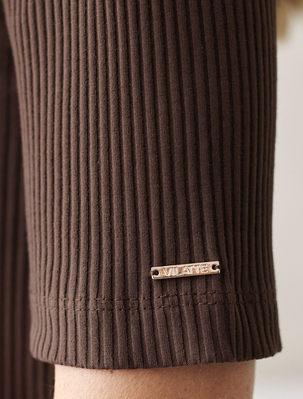 Водолазка из фактурного трикотажа в рубчик - Vilatte фото 3