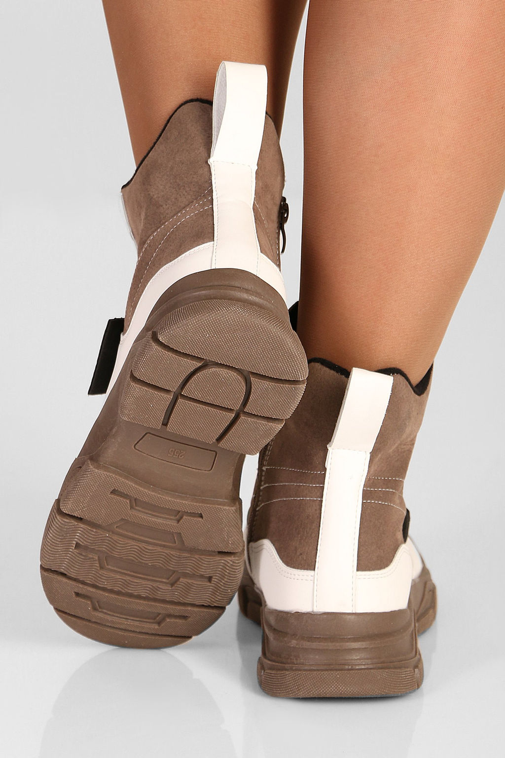 Ботинки спортивные женские