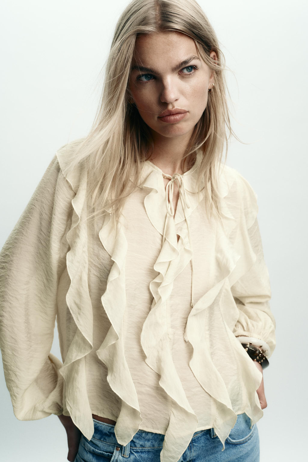 ROMANTIC RUFFLED BLOUSE