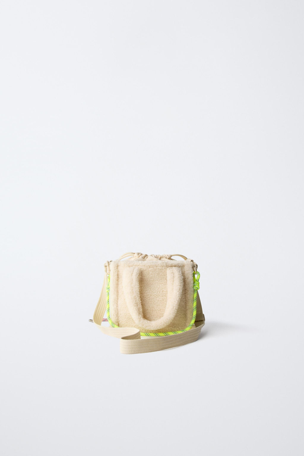 FAUX SHEARLING CROSSBODY BAG WITH CHARM - Zara фото 5