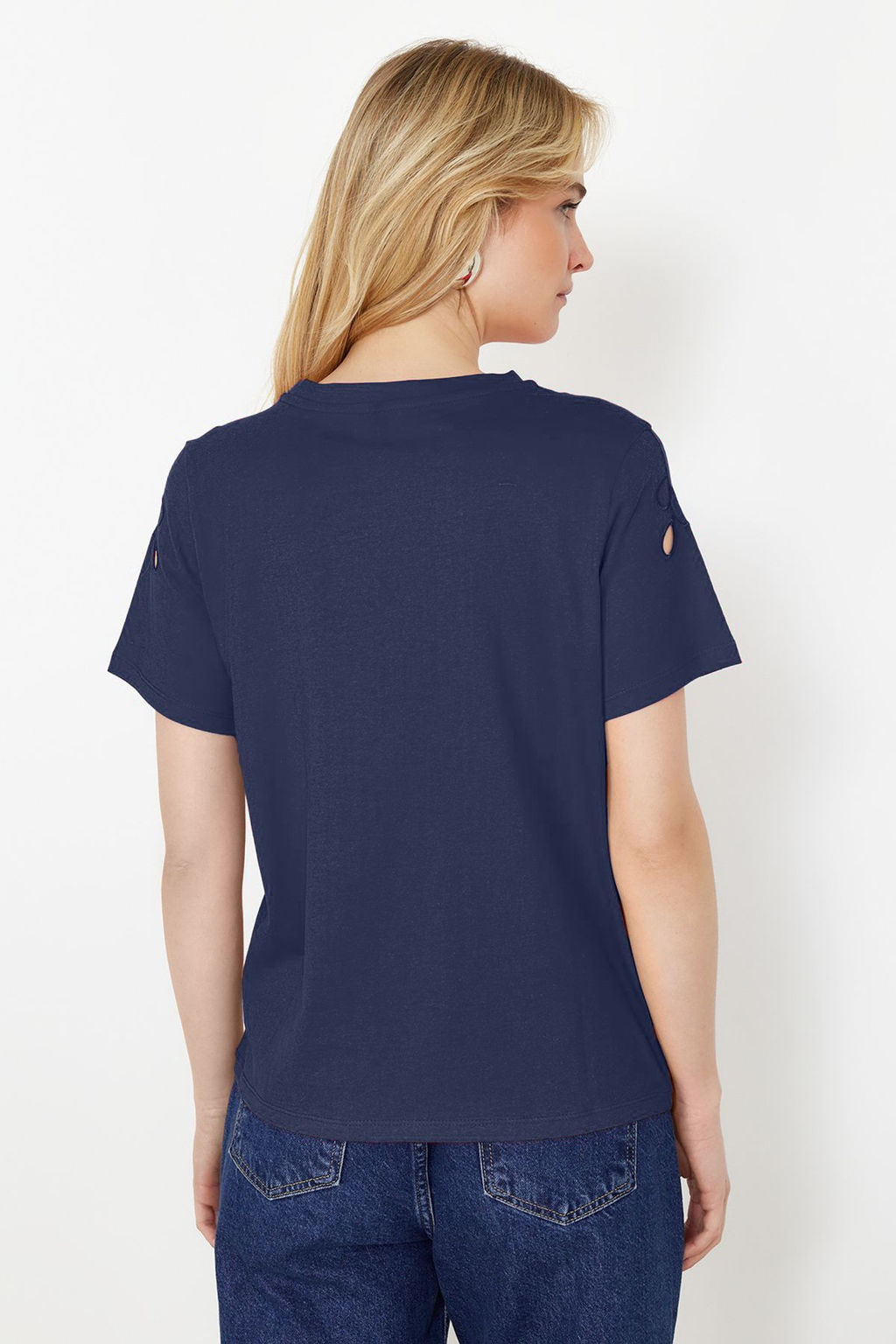 TRENDYOLMILLA Siyah Brode Nak?sl? Basic/Regular Kal?p Orme T-Shirt TWOSS24TS00069  фото 5