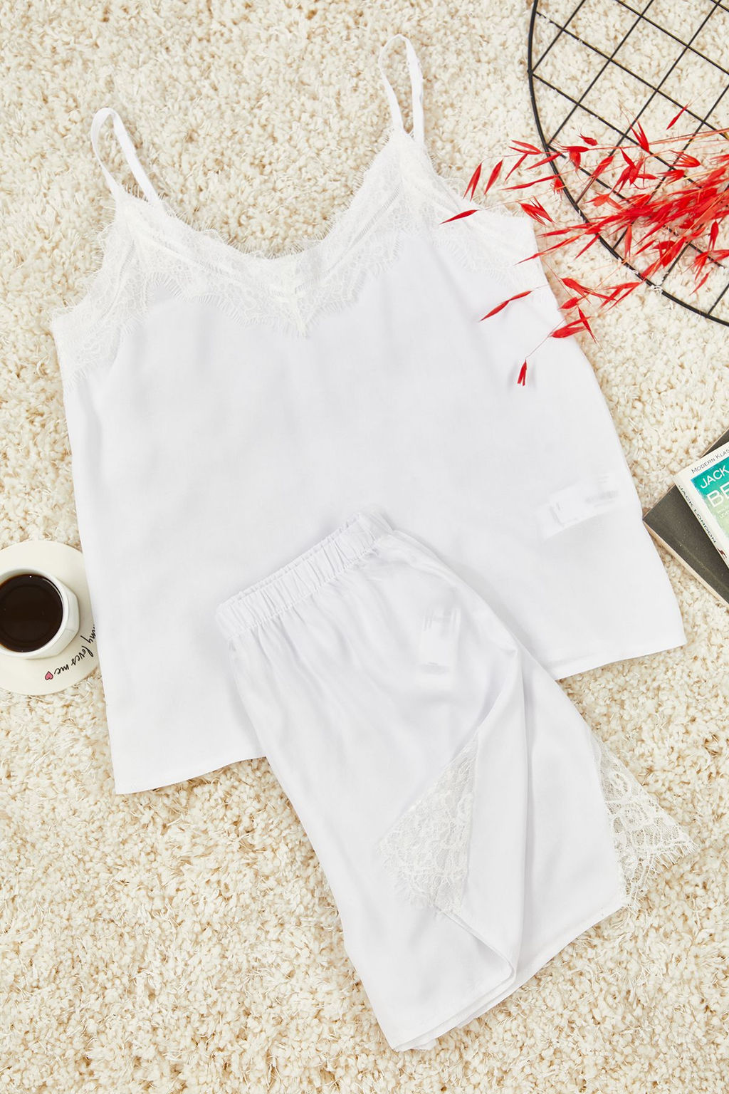 Trendyolmilla Siyah Dantelli Ip Ask?l? Viskon Sortlu Dokuma Pijama Tak?m? THMSS20PT0290 фото 29