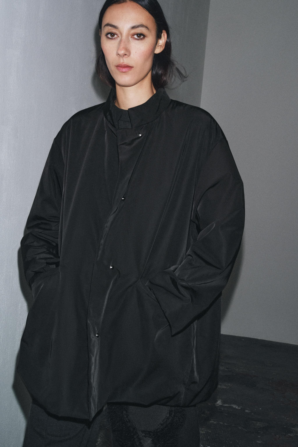 OVERSIZED NYLON JACKET ZW COLLECTION - Zara фото 2