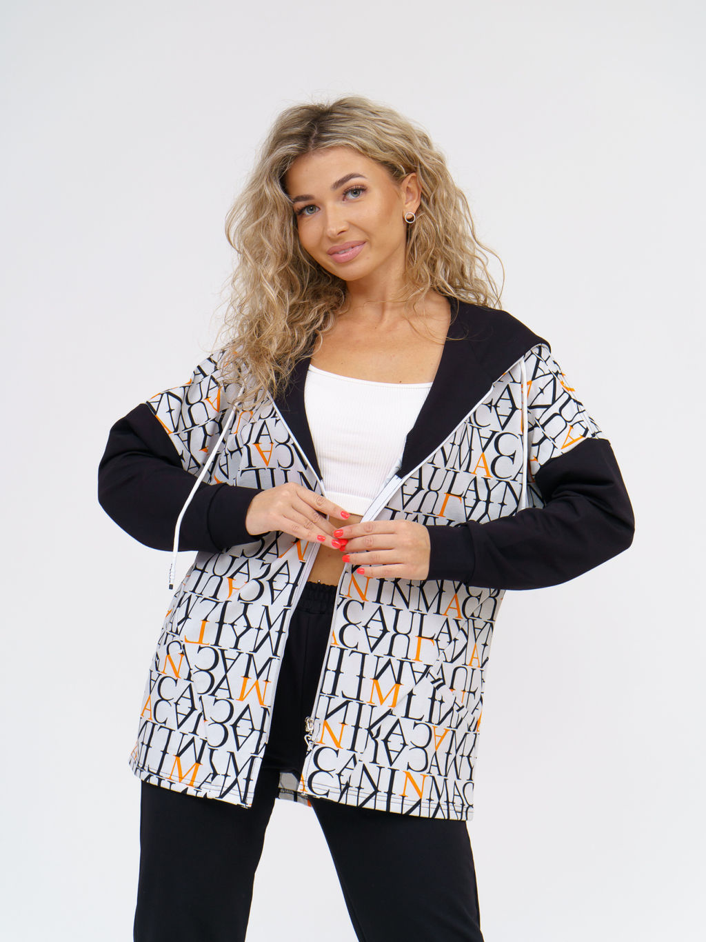 919 Костюм "Черный/буквы/оранжевый"