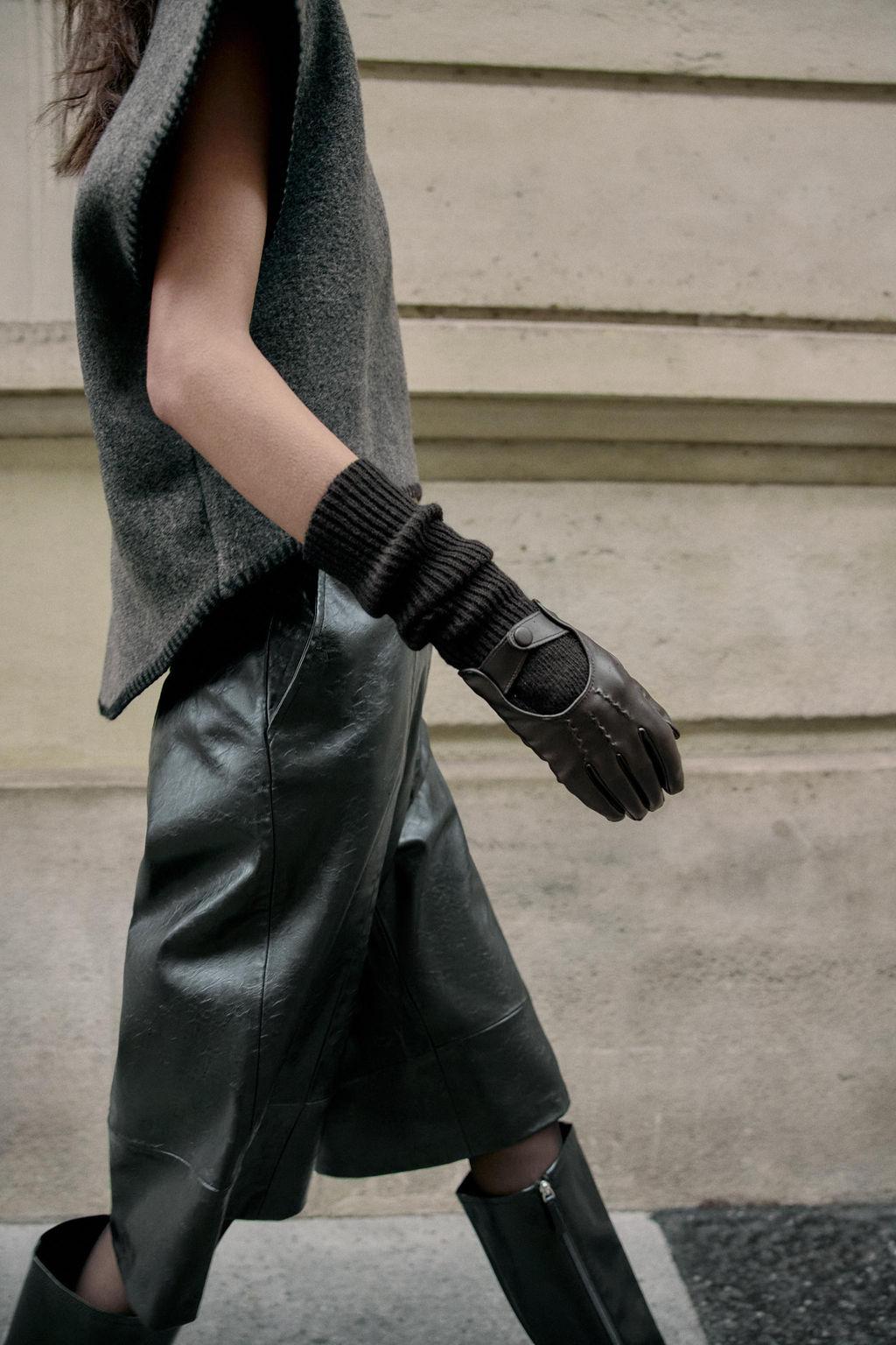 COMBINED LEATHER EFFECT GLOVES