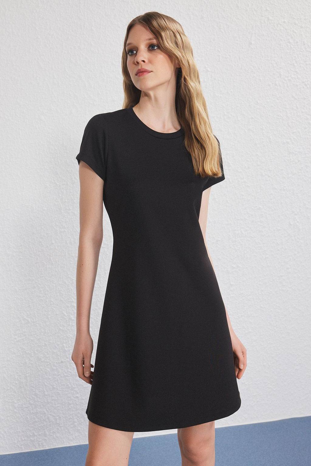 TRENDYOLMILLA Siyah A Line/Can Kesim Midi Orme Elbise TWOSS25EL00781