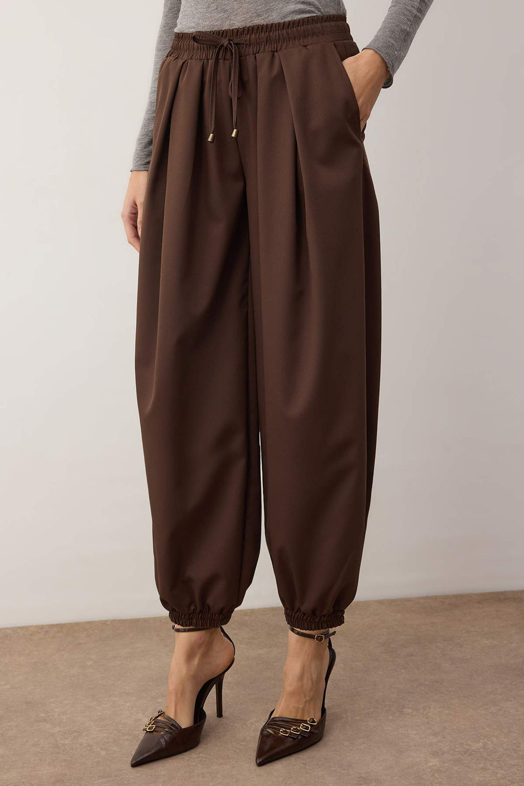 Koyu Kahverengi Salvar Kal?p Beli Lastikli Dokuma Pantolon TWOAW26PL00156 - Trendyolmilla фото 3