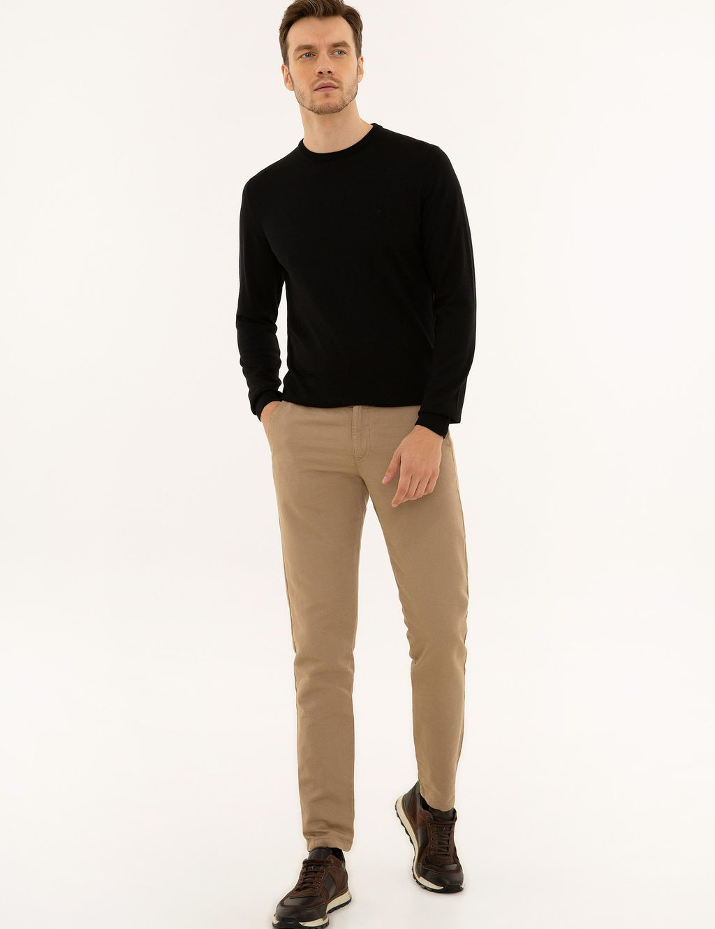 Черный базовый трикотажный свитер с круглым вырезом - Cacharel фото 11