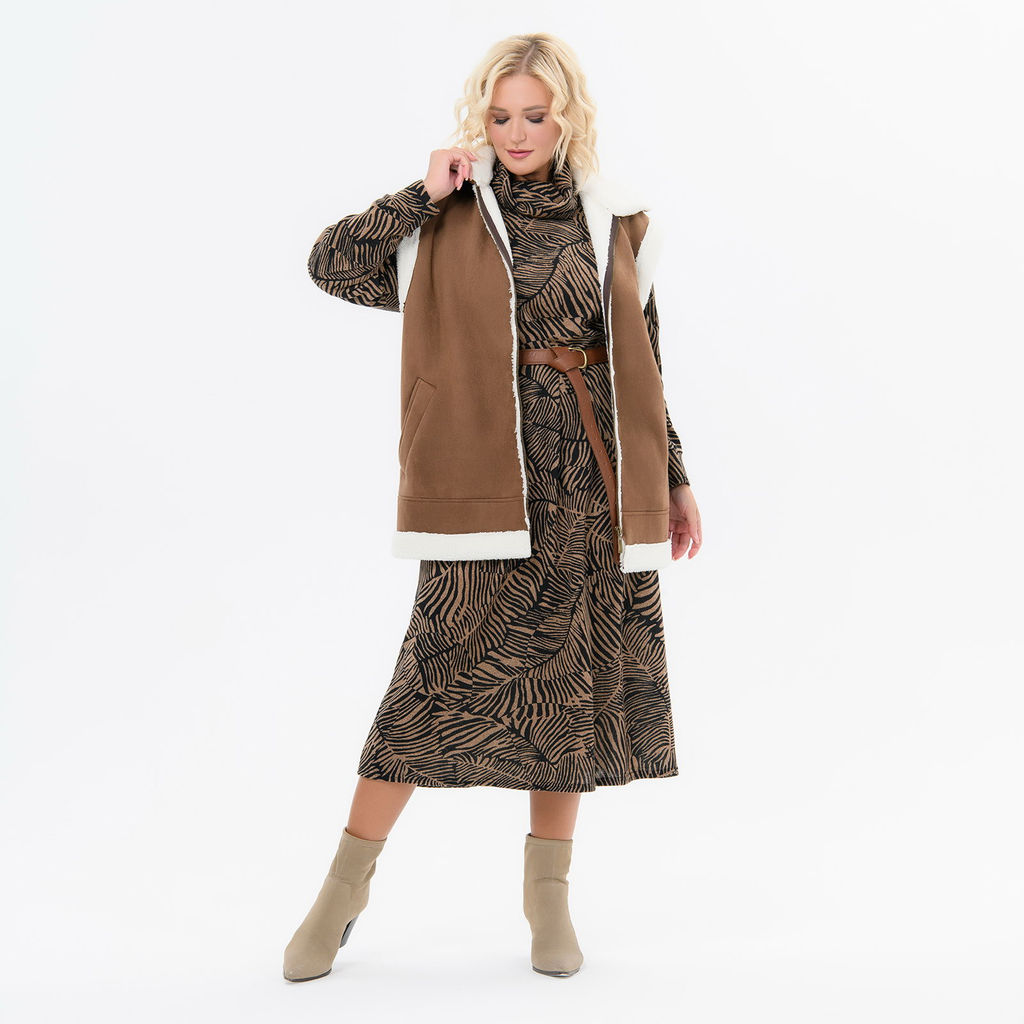 Жилет из экомеха "дубленка", на молнии, цвет "карамель"