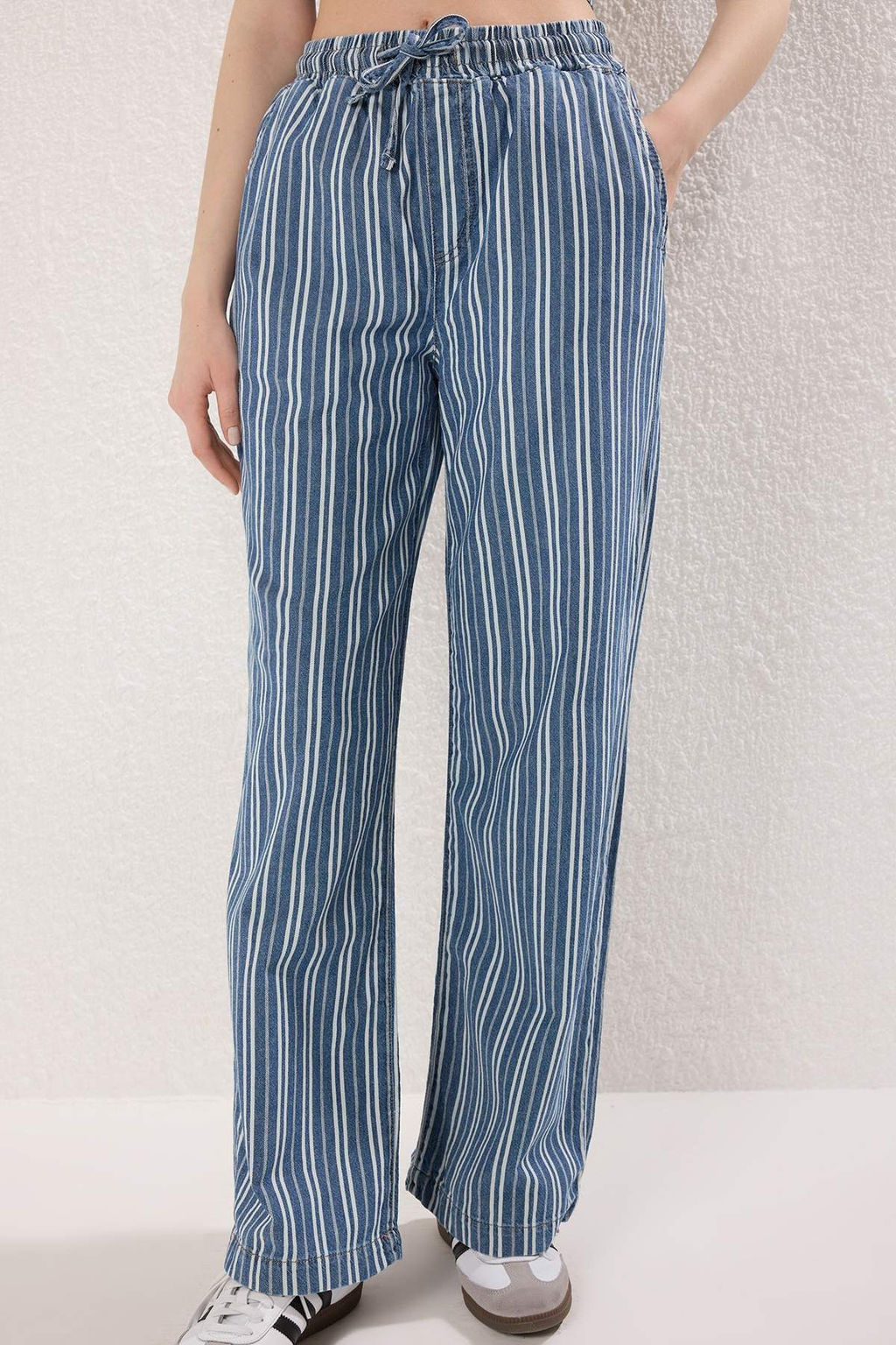 Mavi Yuksek Bel Jeans TWOSS25JE00299 - Trendyolmilla фото 3