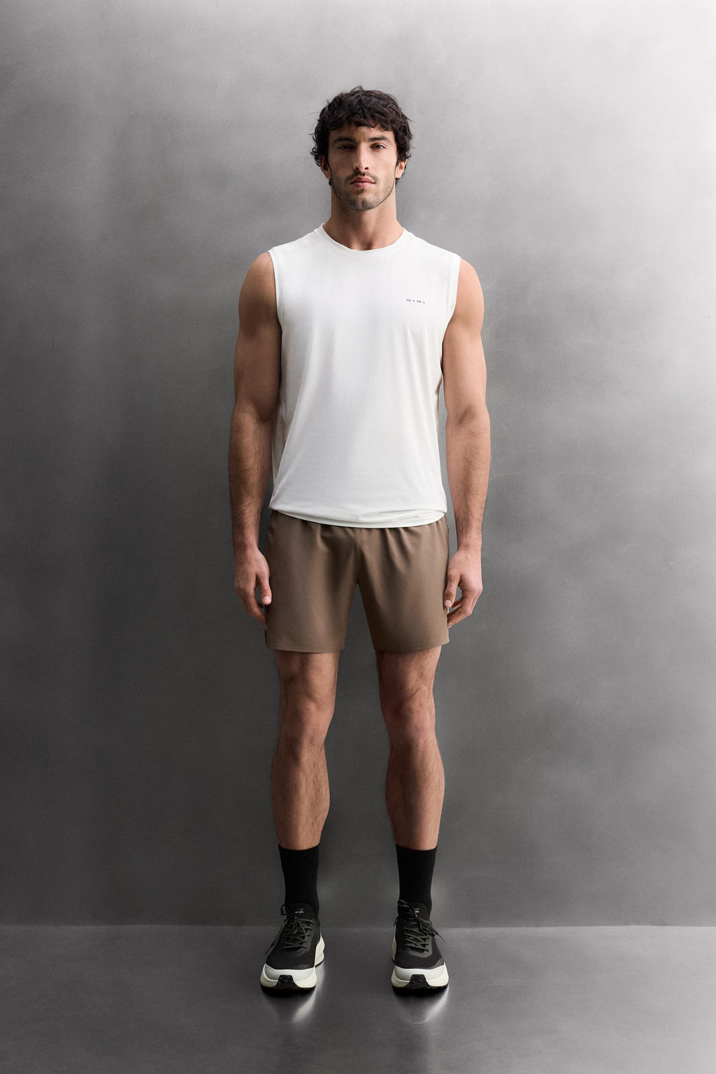 PANTALONES CORTOS B?SICOS ENTRENAMIENTO 7 / Gris topo