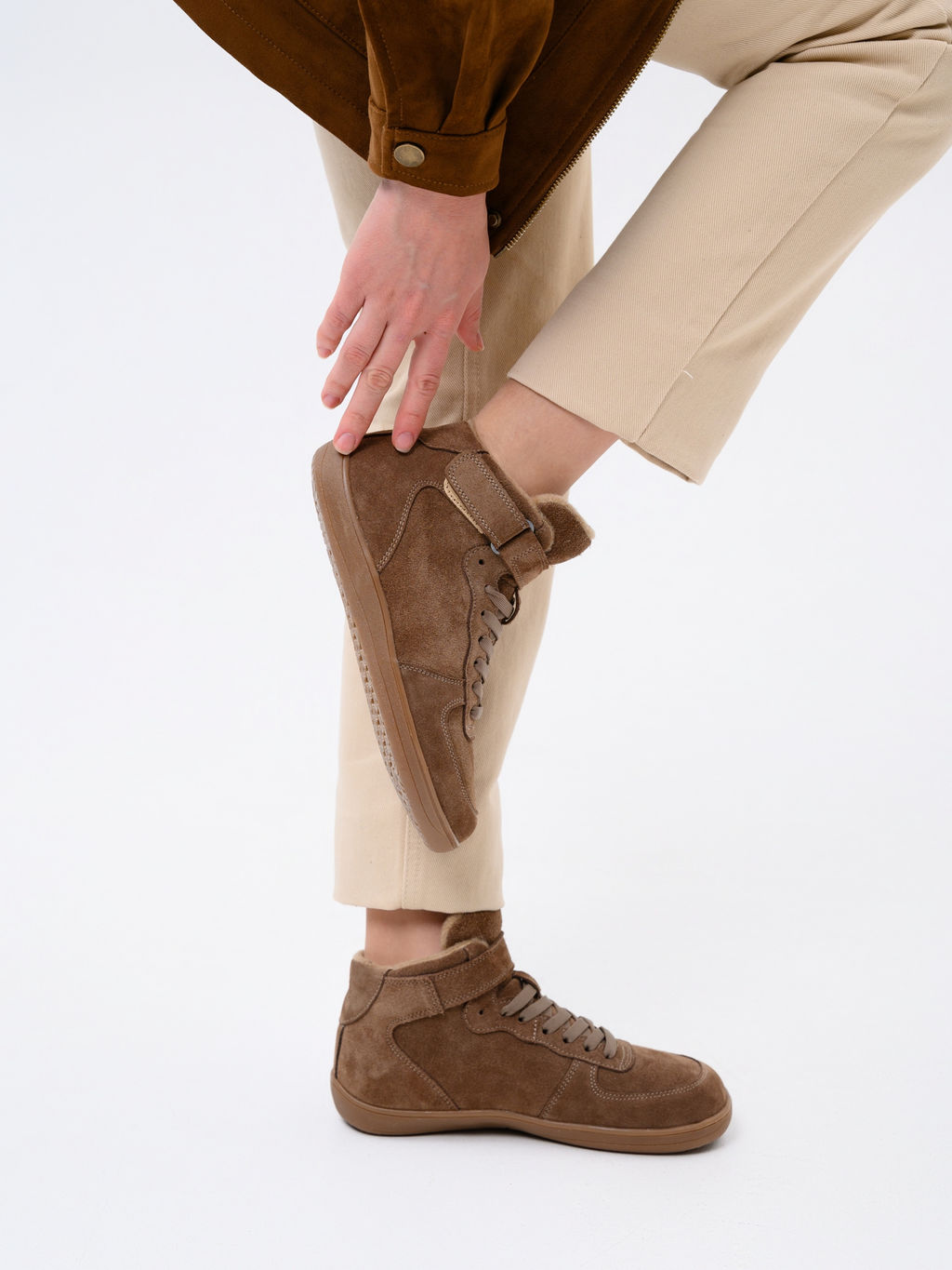 Кеды босоногие женские демисезонные 211.NATAbr.Серо-коричневая замша/Байка