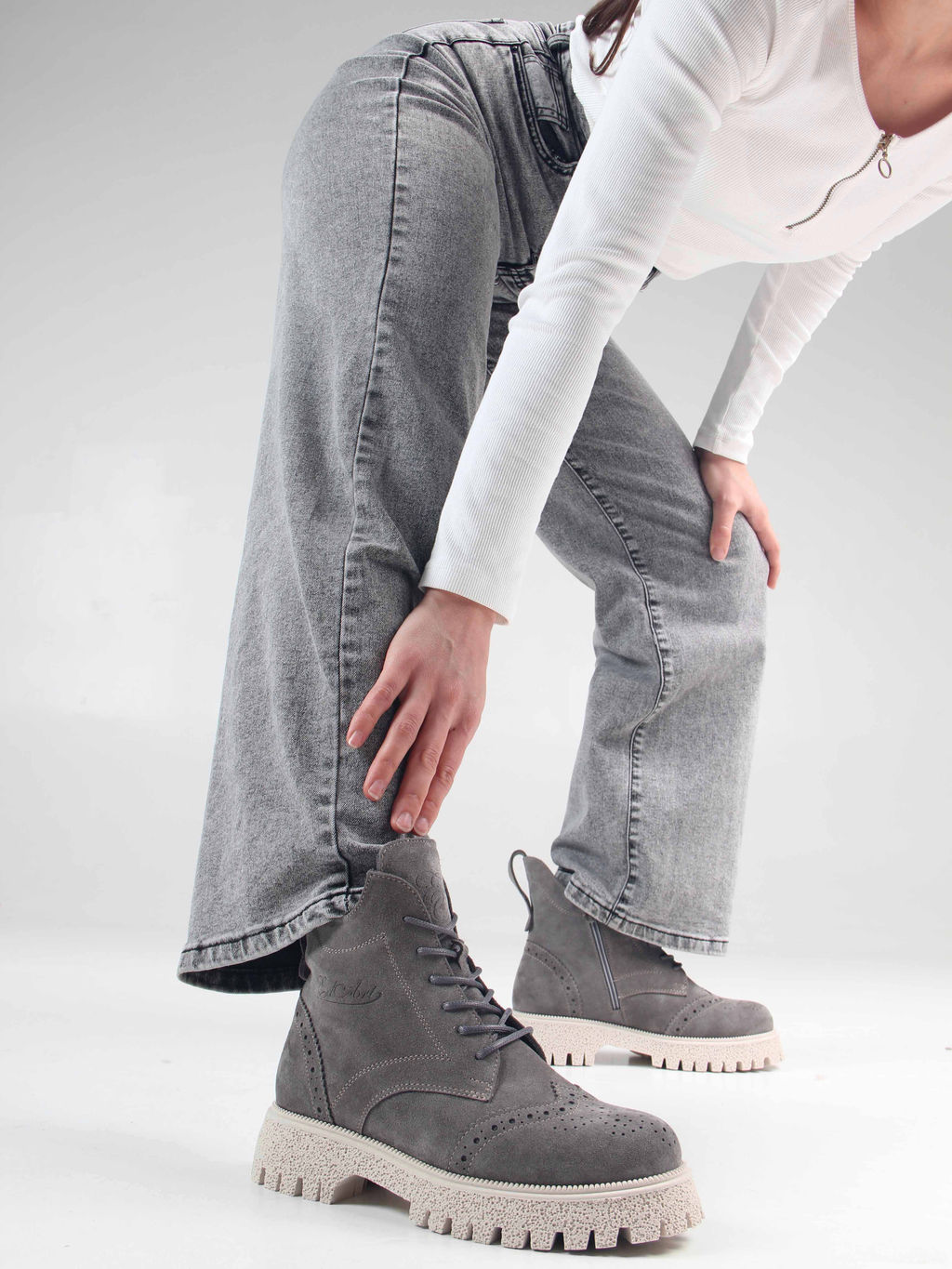 Ботинки 338.1541be. серый замок замша/Байка