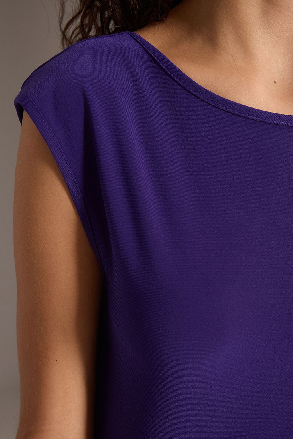 TRENDYOLMILLA Siyah S?rt Dekolteli Fitted/Vucuda Oturan Maxi Esnek Orme Maxi Kalem Elbise TWOSS24EL00090  фото 12