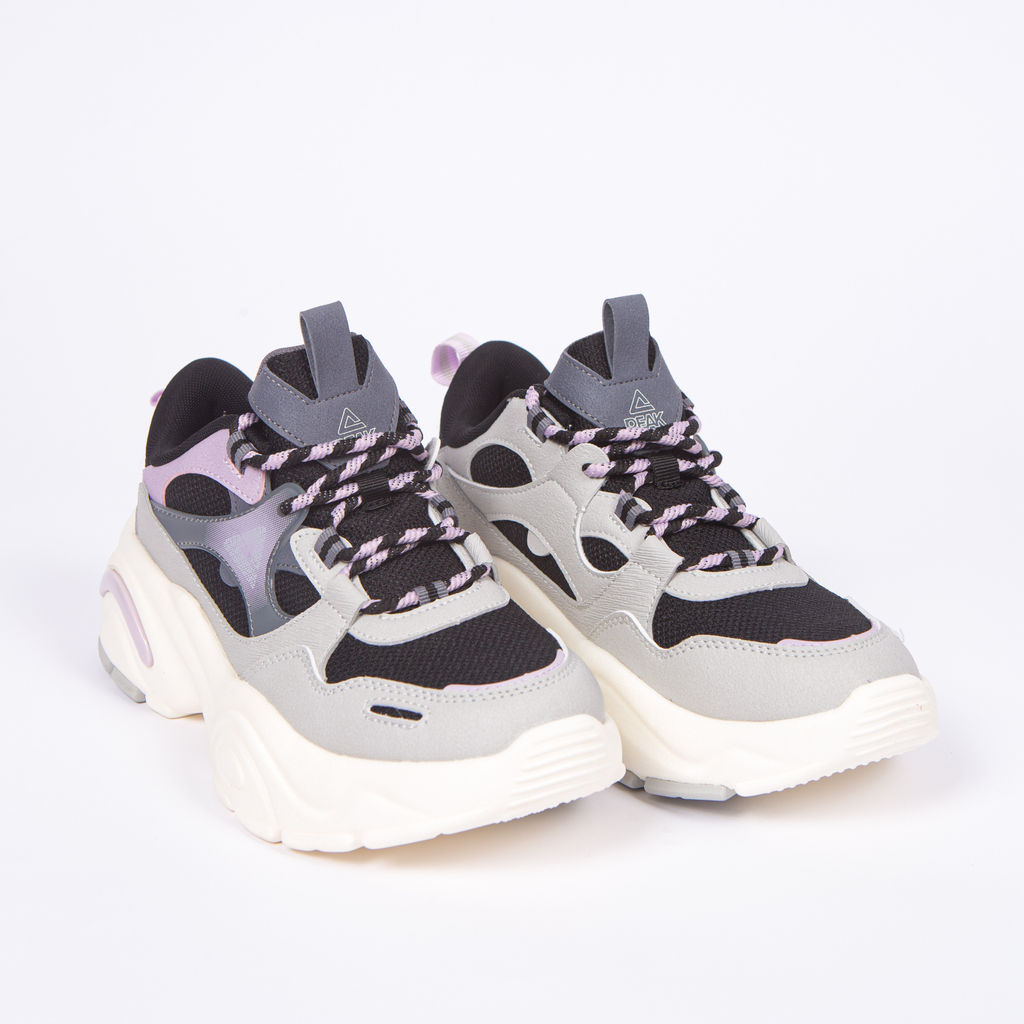 Кроссовки женские