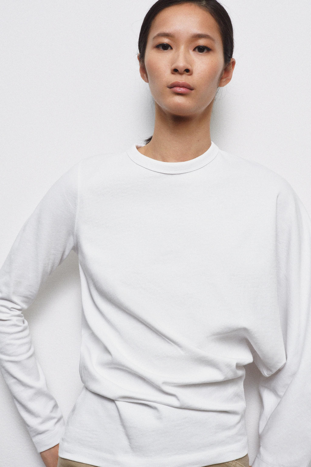 ASYMMETRIC LONG SLEEVE T-SHIRT - Zara фото 9