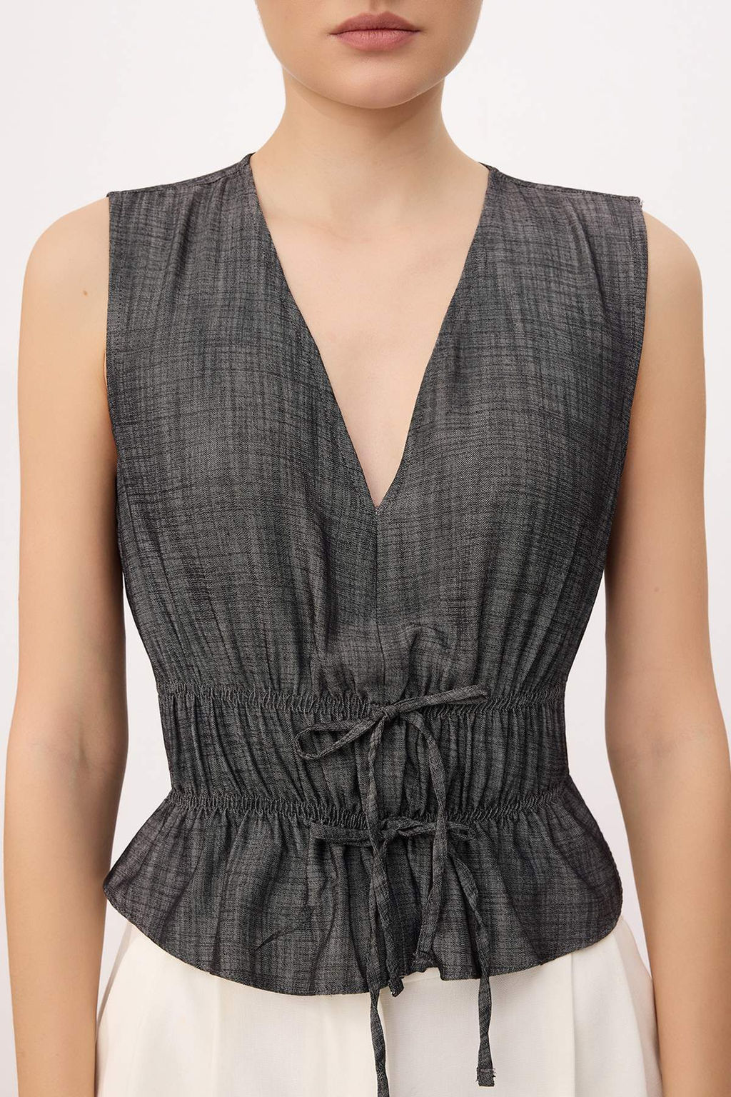 Lacivert Fiyonk Detayl? V Yaka Dokuma Bluz TWOSS26BZ00417