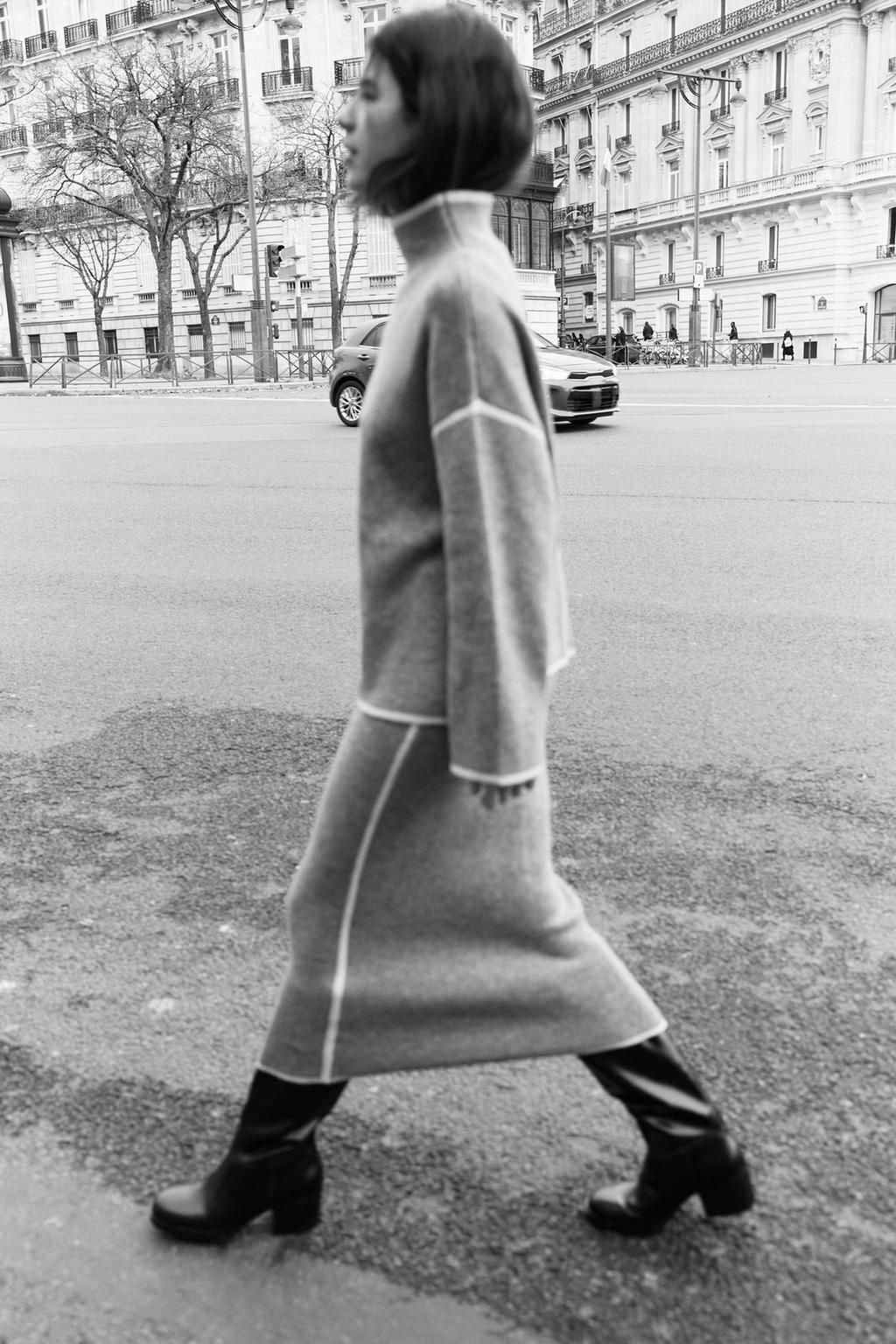 KNIT SWEATER WITH CONTRAST TRIMS