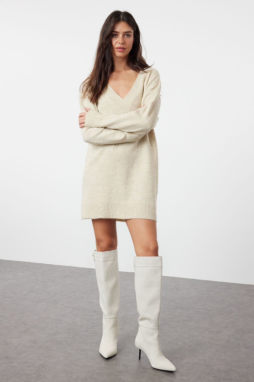 TRENDYOLMILLA Antrasit Mini Triko Genis Kal?p Yumusak Dokulu Elbise TWOAW24EL00086 фото 25