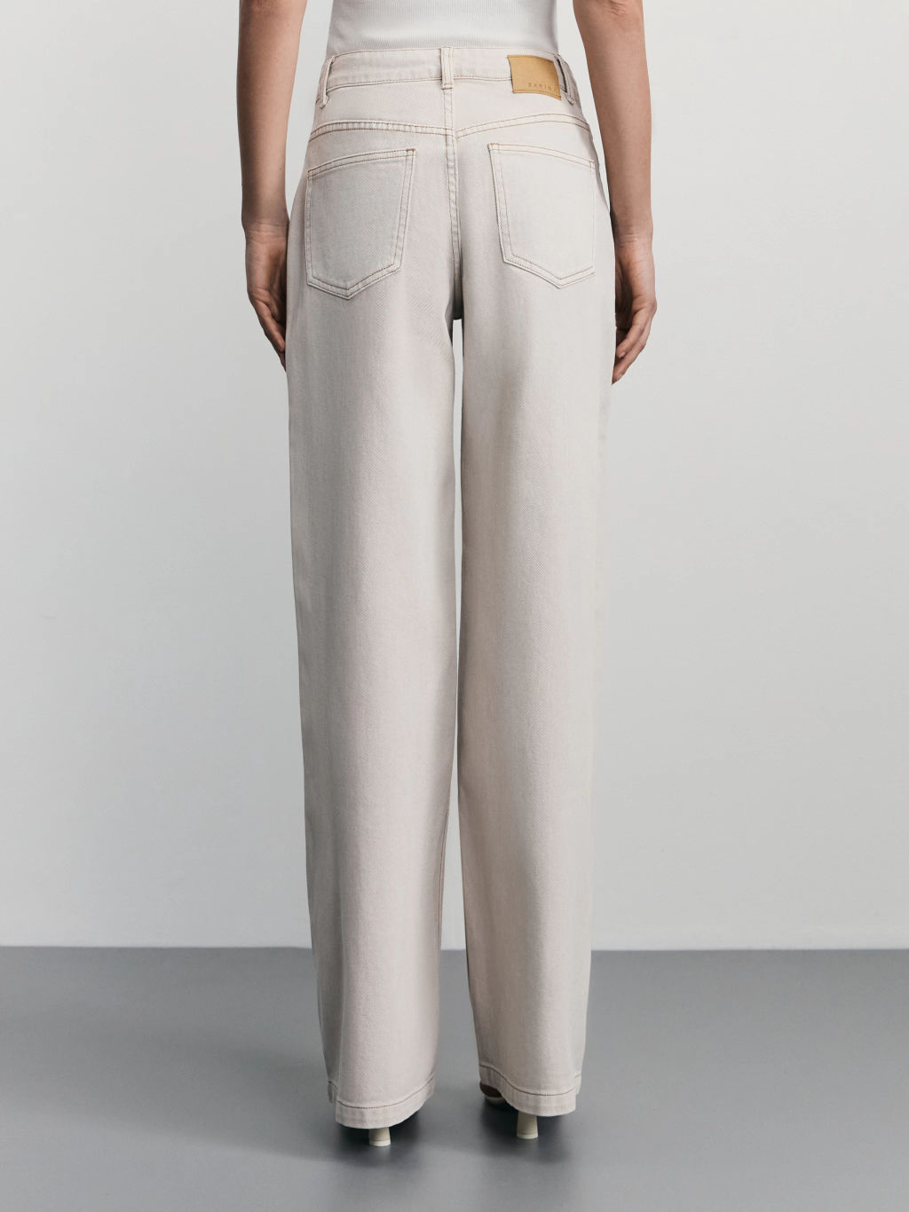 Джинсы wide leg с регулируемым поясом / Zarina  фото 4