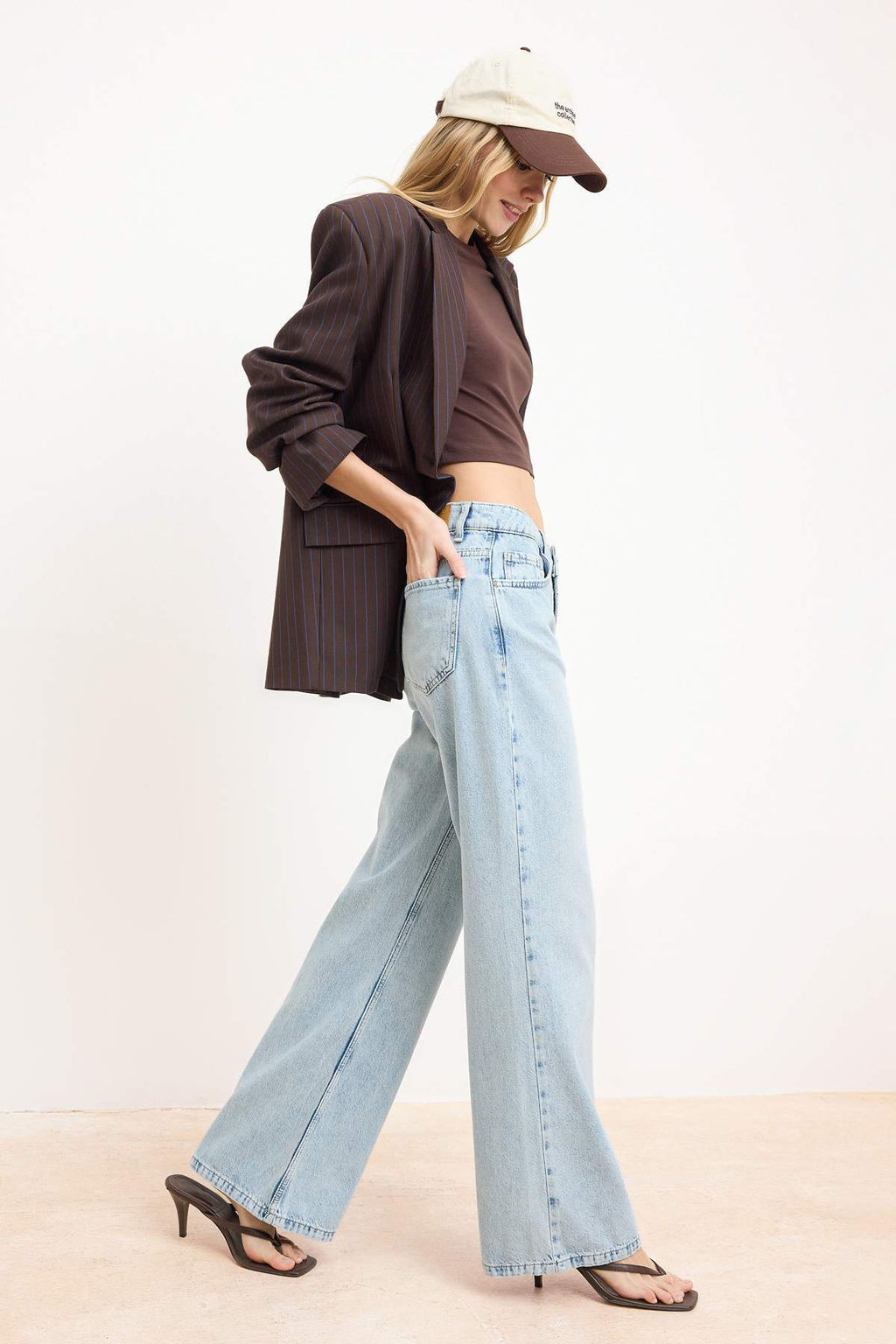 Premium Mavi Ozel Kumas Normal Bel Uzun Boy %100 Pamuk LOOSE Wide Leg Jeans TWOSS26JE00132 - Trendyolmilla фото 2