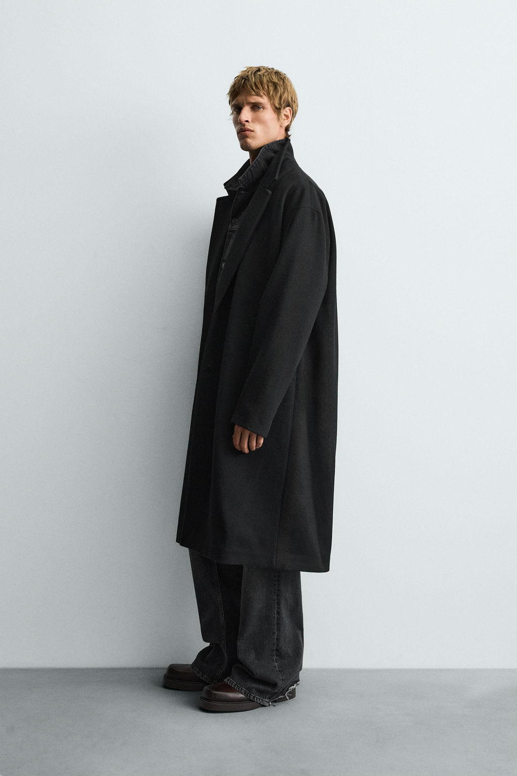 WATER-REPELLENT STRUCTURED COAT