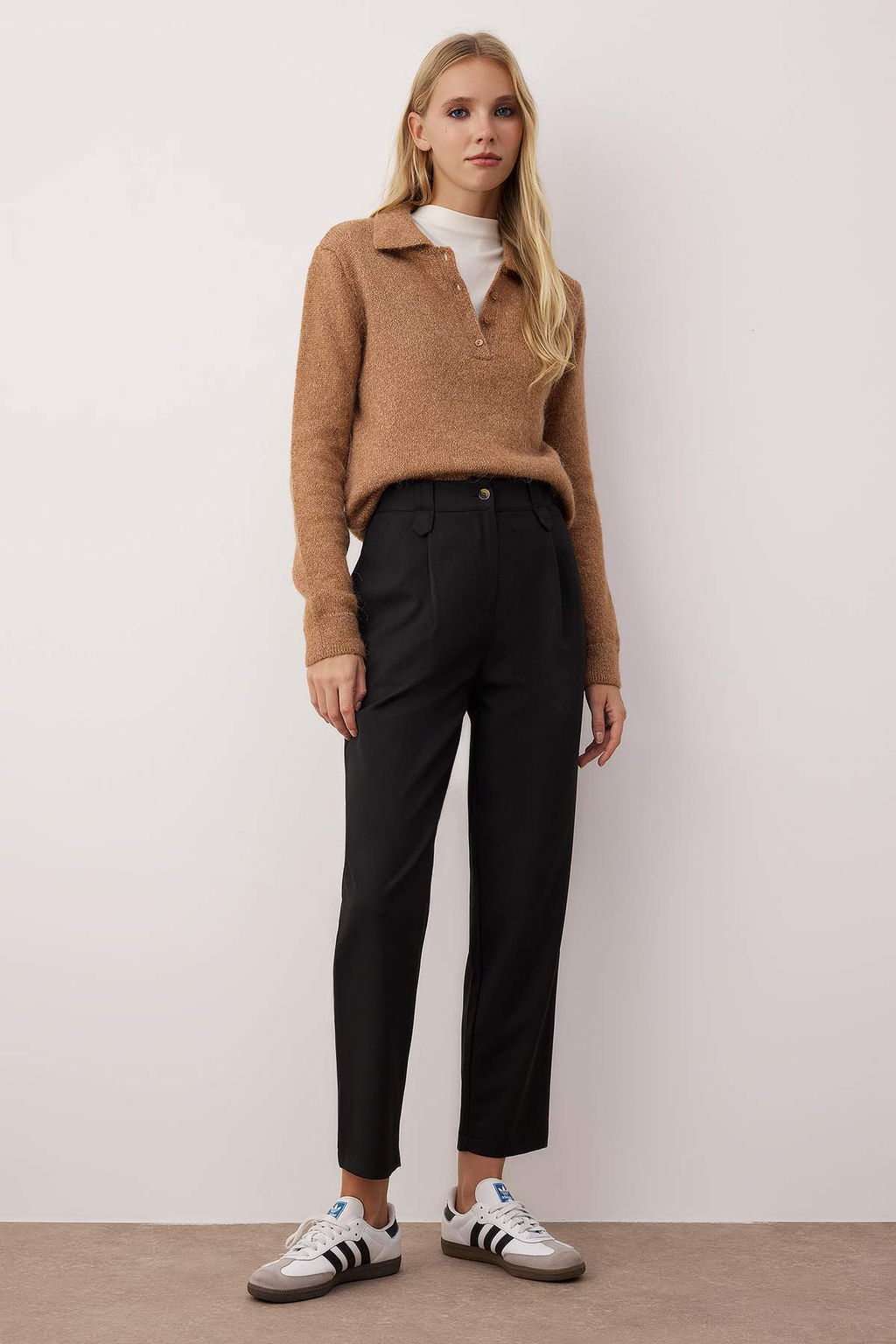 Siyah Havuc Yuksek Bel Poliviskon Dokuma Kumas Pantolon TWOSS22PL0280